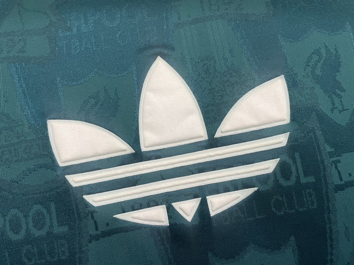 Liverpool Leisure 1995. Big Adidas Logo. OVP Liverpool Logo.