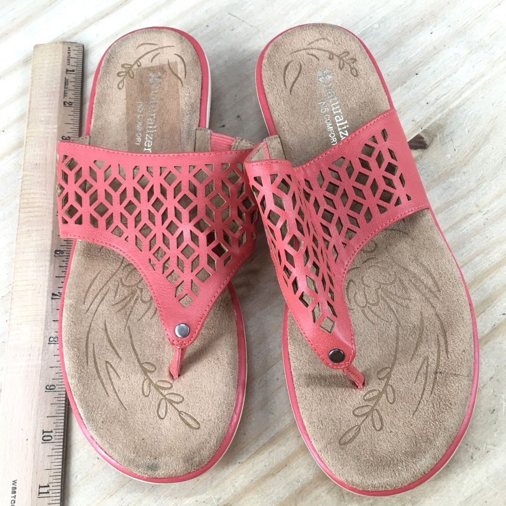 Naturalizer Naturalizer Sandals Womens 8M Sinny Thong Flip Flops Pink Faux Leather Laser Cut Sandal Womens 8 Pink Faux Leather Size US 8 / IT 38 - 7 Thumbnail
