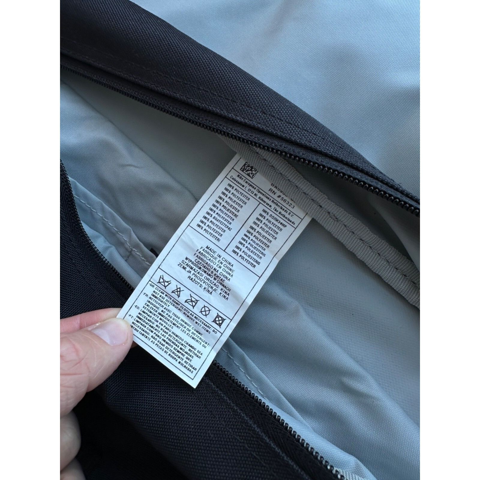Nike VTG Nike Multi-pocket Crossbody Messenger Bag Size ONE SIZE - 10 Thumbnail