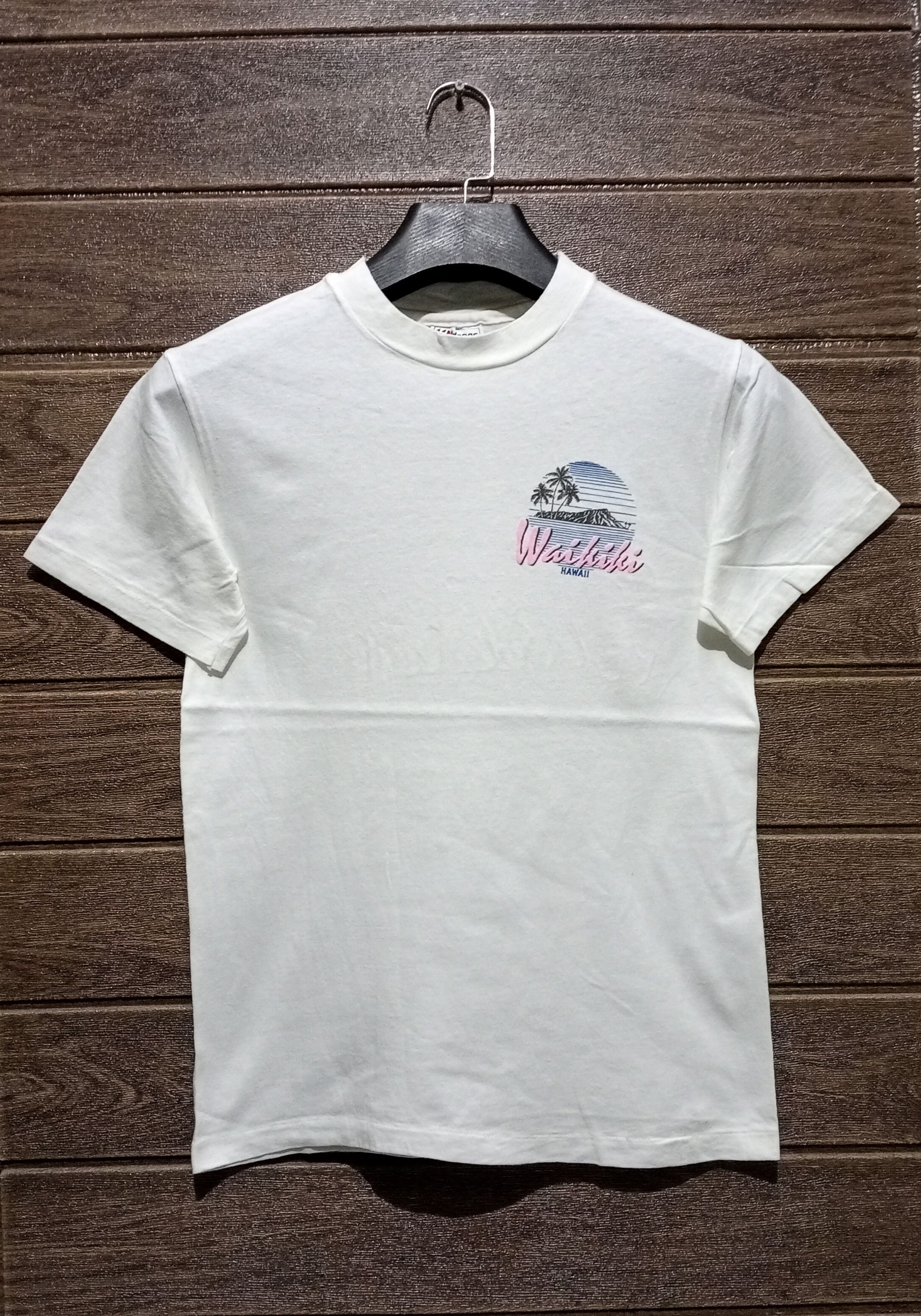 Vintage Vintage '80s Hanes Waikiki Hawaii Tee Made in USA Size US S / EU 44-46 / 1 - 9 Thumbnail