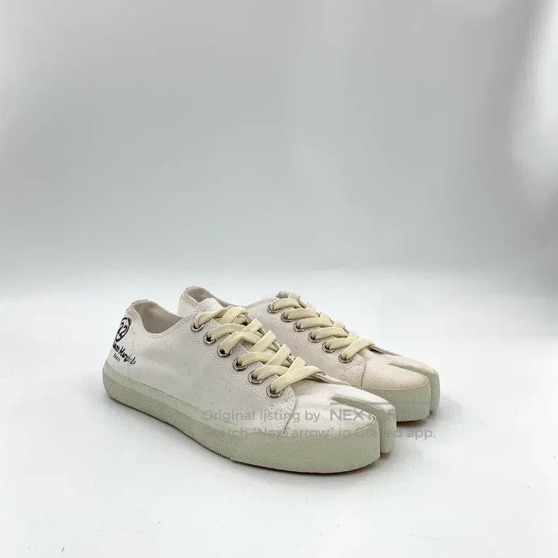 Maison Margiela Maison Margiela White lace-laced casual flatboard shoes Size US 6.5 / IT 36.5 - 2 Thumbnail