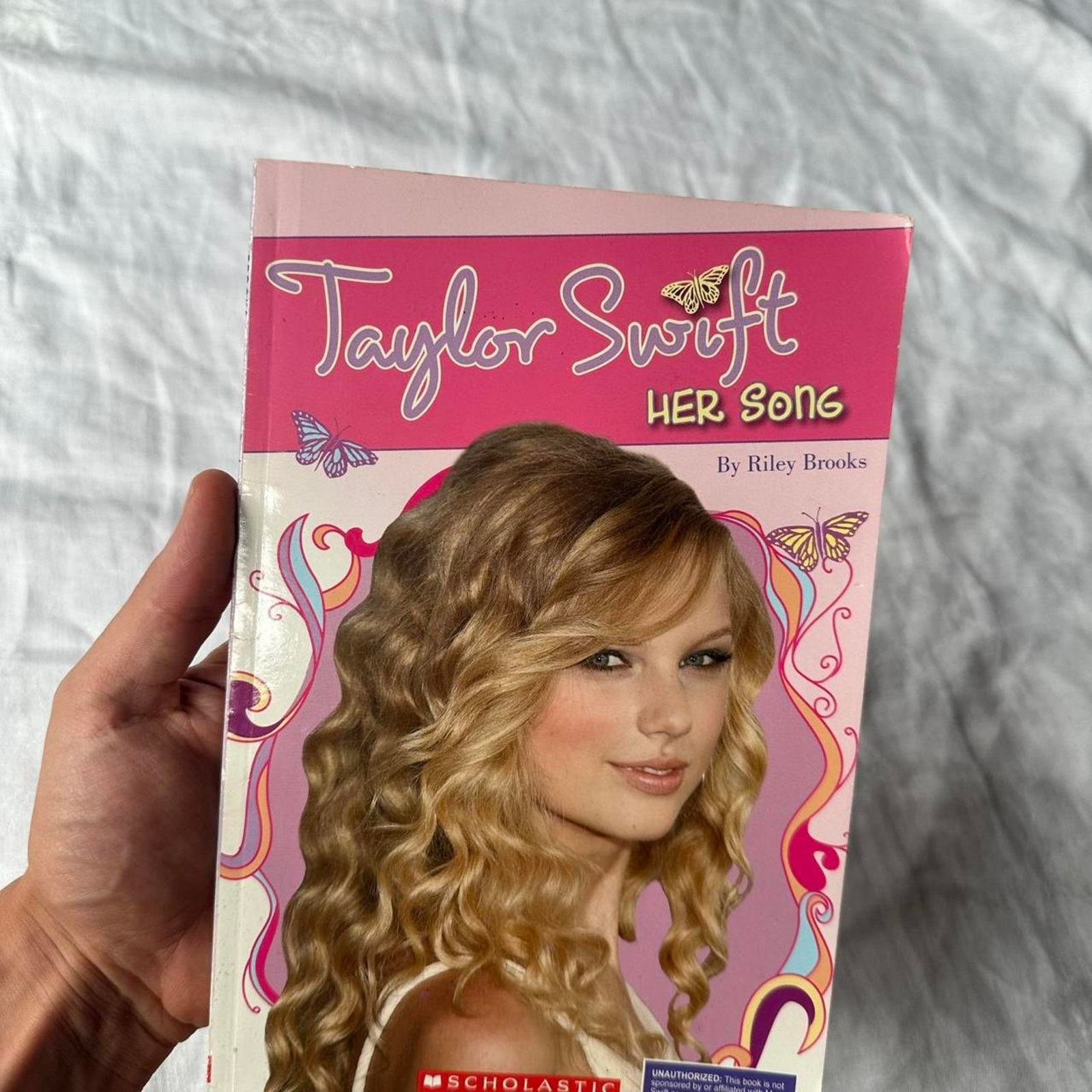 Vintage Rare Collectible Taylor Swift 2000s Her Song Scholastic Book Size ONE SIZE - 3 Thumbnail