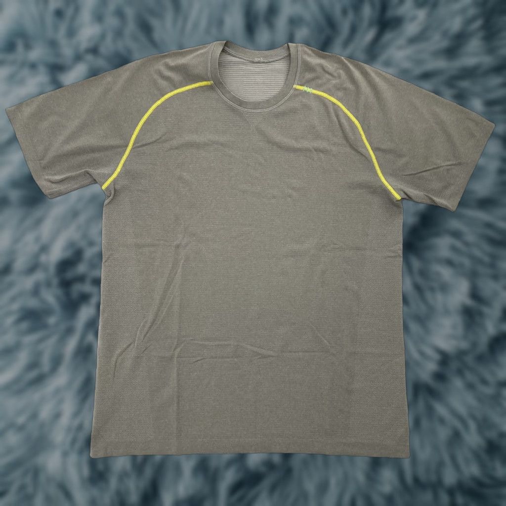 Lululemon Metal Vent Tech Shirt Men XL Heather Gray Short Sleeve Active Top Cross Training Gym Running Athleisure Mens