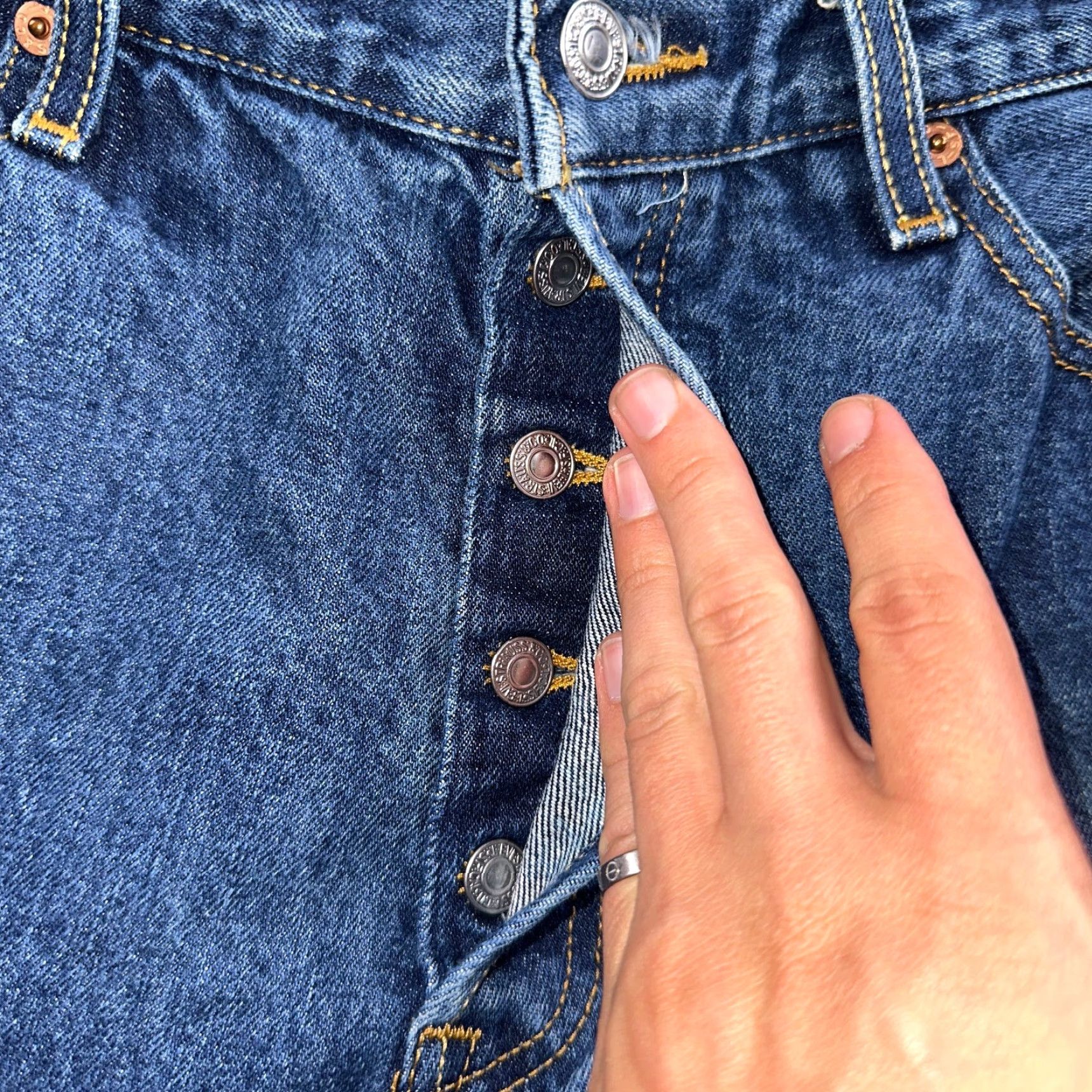 Levi's VINTAGE Levi's 501 Jeans Straight Denim Blue 34x30 90s 501 Series Men Regular Mid Rise 5-Pocket Button Jeans Mens Size US 34 / EU 50 - 7 Thumbnail