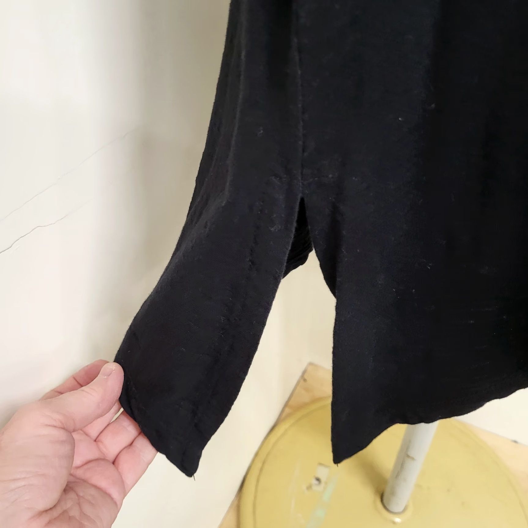 Vintage Terre Bleue Blouse Women's XXL Black Floral Embroidered Top Asymmetrical Tunic Cap Sleeve Jersey Cotton Vintage? No — Not Vintage. Size XXL / US 16-18 / IT 52-54 - 6 Thumbnail