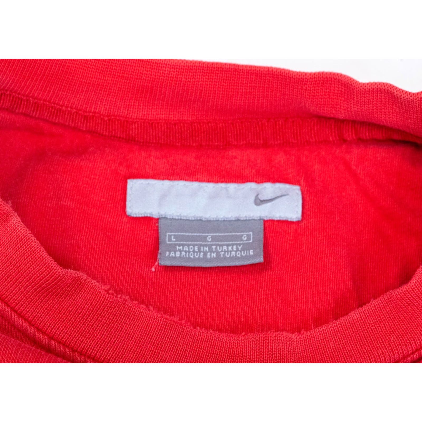 Nike VINTAGE Nike Crewneck Sweatshirt Mens XL Red 2000s Y2K Silver Tag Swoosh Distressed Sweatshirt Mens XL Red Nike"} Size US XL / EU 56 / 4 - 4 Thumbnail