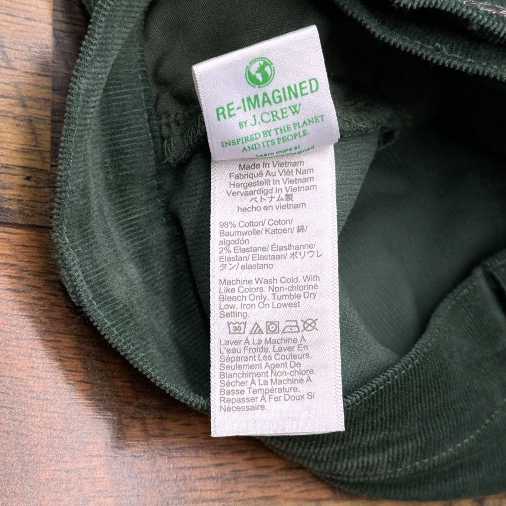 J.Crew J.CREW Jeans Womens 24 Green Mid Rise Stretch Corduroy, 5-Pocket, Regular Fit, Straight, Inseam 27.5, Button Logo, Machine Washable Size 42" / US 20 - 6 Thumbnail
