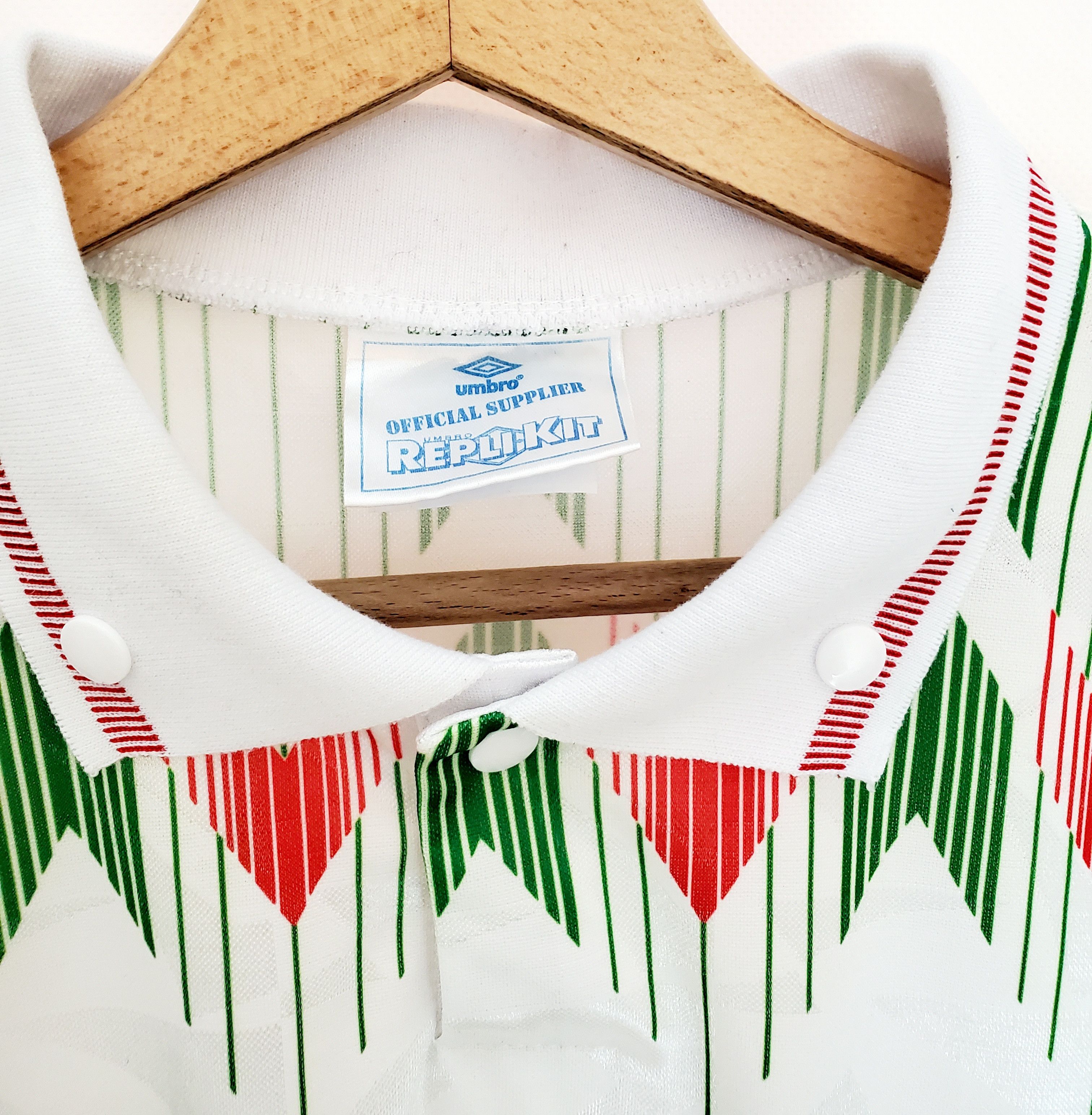 Umbro 1990/1992 FC Wales Umbro Vintage Jersey perfect condition Xl Size US XL / EU 56 / 4 - 5 Thumbnail
