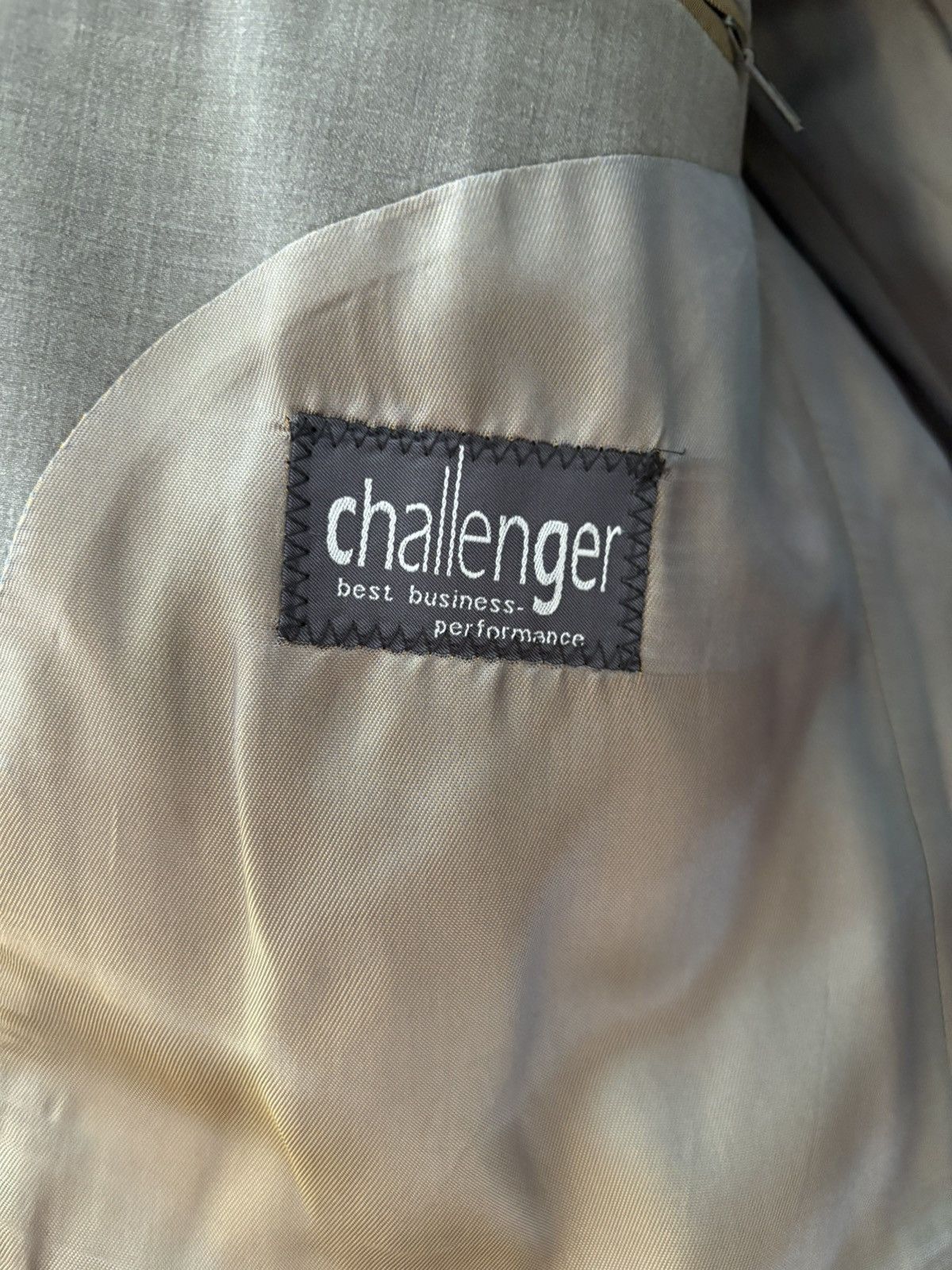 Bugatti × Designer Bugatti x Challenger – Men’s Classic Suit Size estimate: Size 52L - 9 Thumbnail