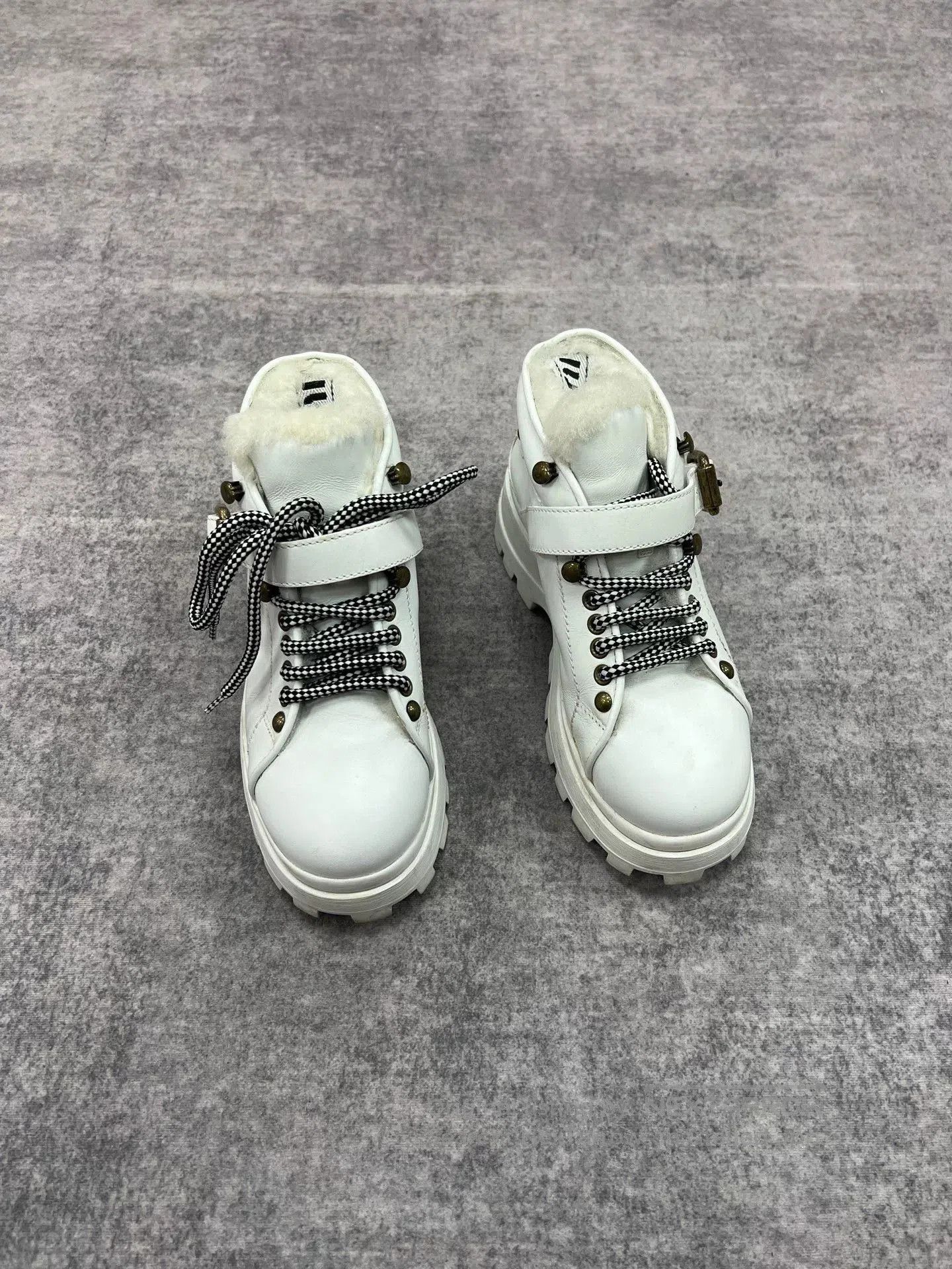 Miu Miu Miumiu Women's Snow Boots. Size US 4 / IT 34 - 1 Thumbnail