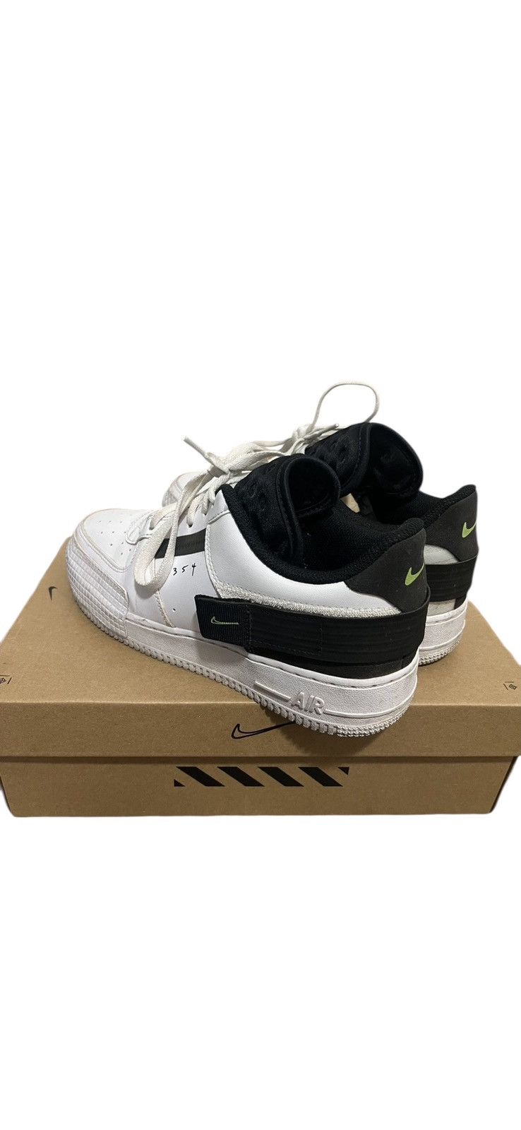 Nike Air Force 1 Low : Type Volt Size US 7.5 / EU 40-41 - 1 Thumbnail