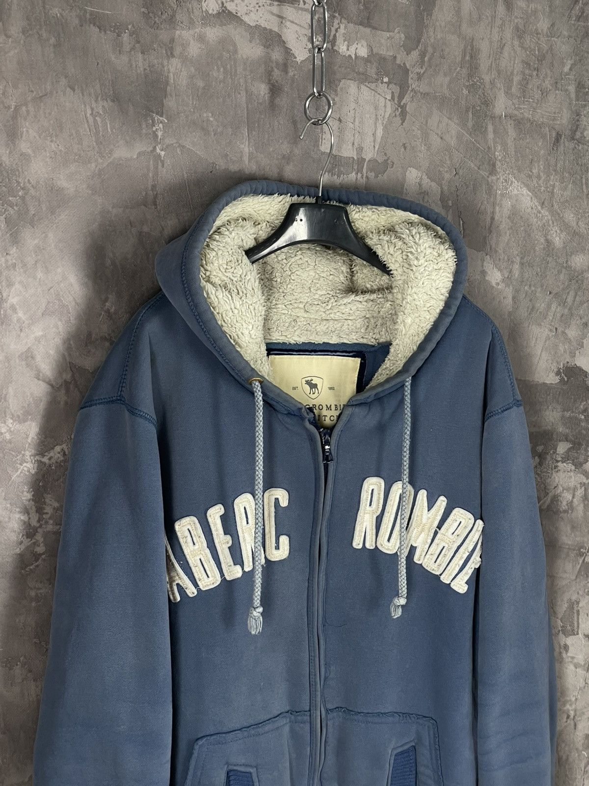 20471120 × Abercrombie & Fitch × Le Grande Bleu (L.G.B.) Abercrombie & Fitch Y2K Faux Fur Heavy Cotton Faded Hoodie Size M / US 6-8 / IT 42-44 - 7 Thumbnail