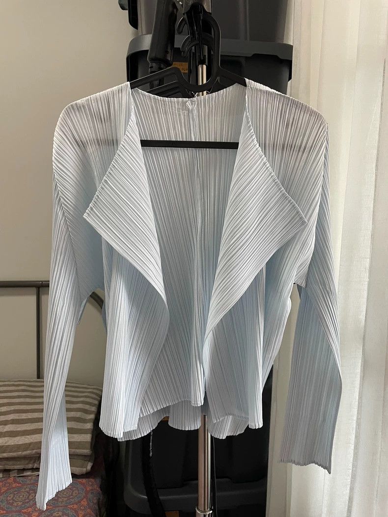 Issey Miyake Issey Miyake size:3 Ice blue pleated cardigan Size XS / US 0-2 / IT 36-38 - 1 Thumbnail