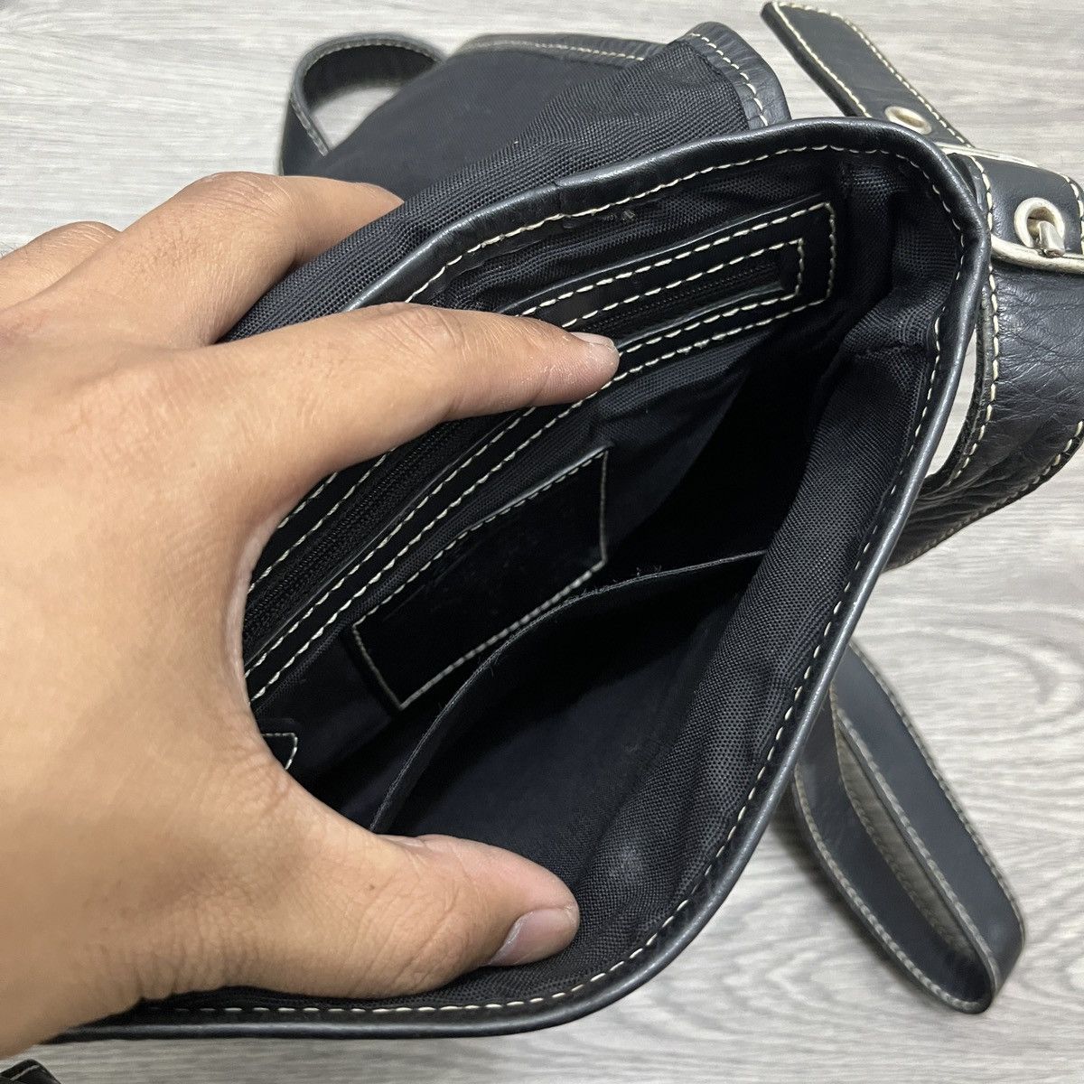 Coach Vintage Coach Monogram Crossbody Bag 🟥 Size ONE SIZE - 16 Thumbnail