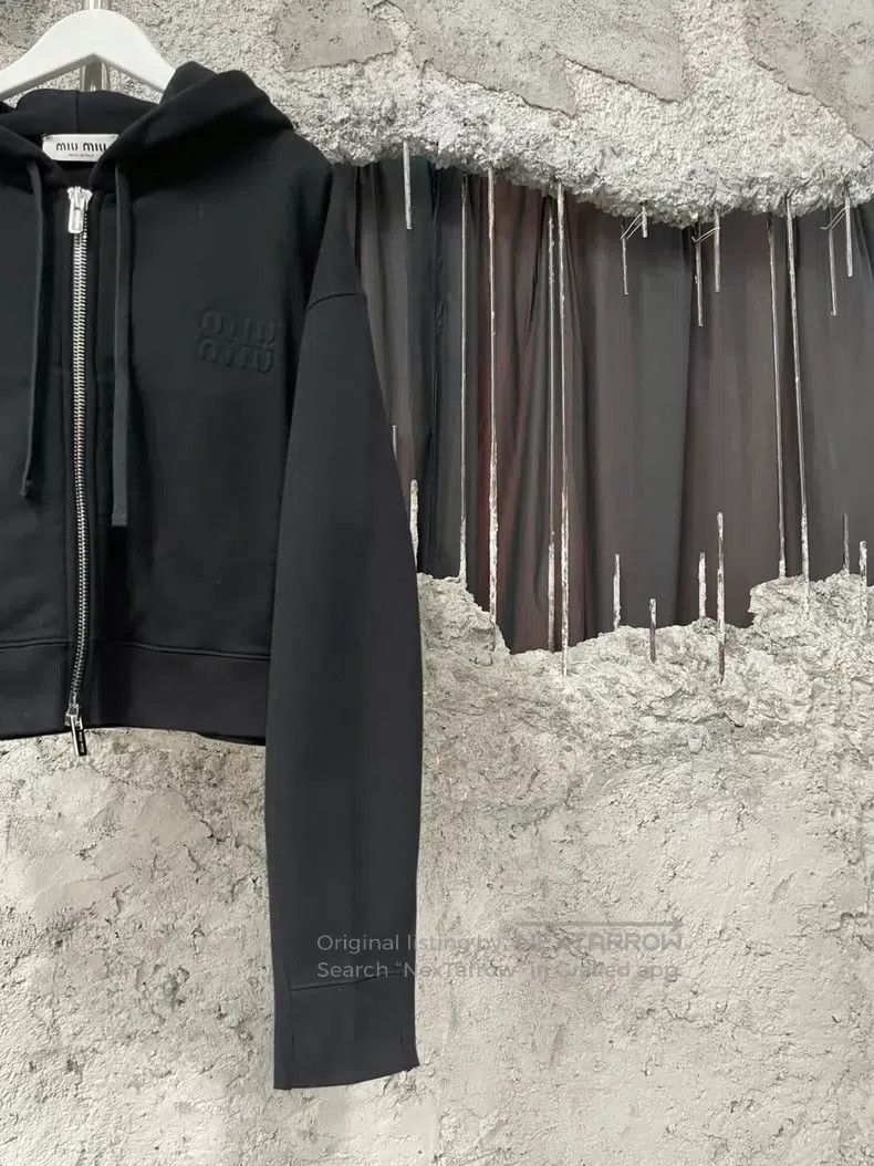 Miu Miu Miu Miu Size s Zipper logo sweater jacket coat Size S / US 4 / IT 40 - 4 Thumbnail