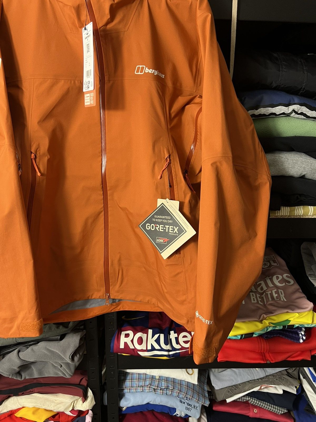 Berghaus Berghaus Summit Seeker GTX Waterproof Gore-Tex Jacket Size L Size US L / EU 52-54 / 3 - 12 Thumbnail