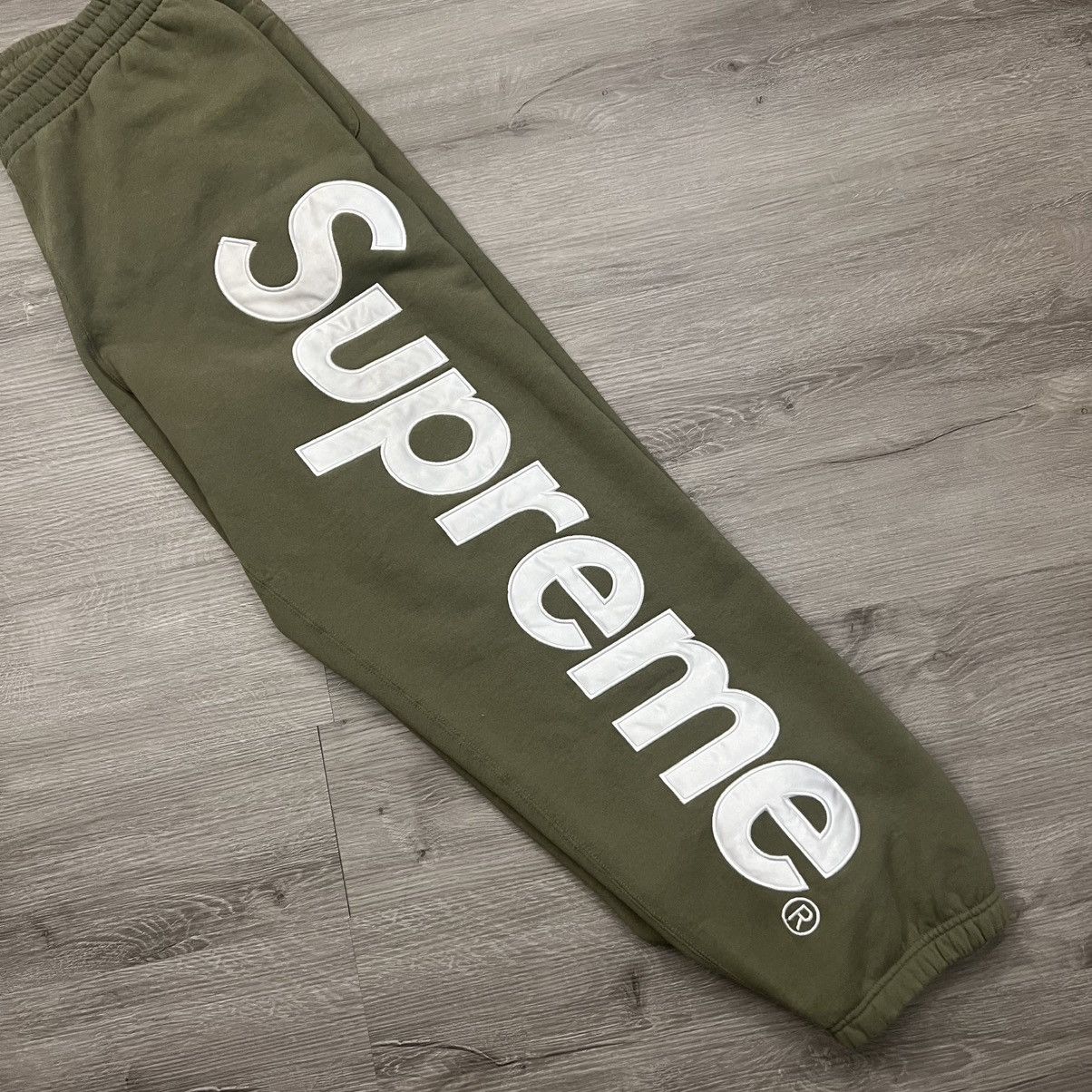Supreme Supreme Satin Appliqué Logo Sweatpants FW23 Size US 34 / EU 50 - 12 Thumbnail