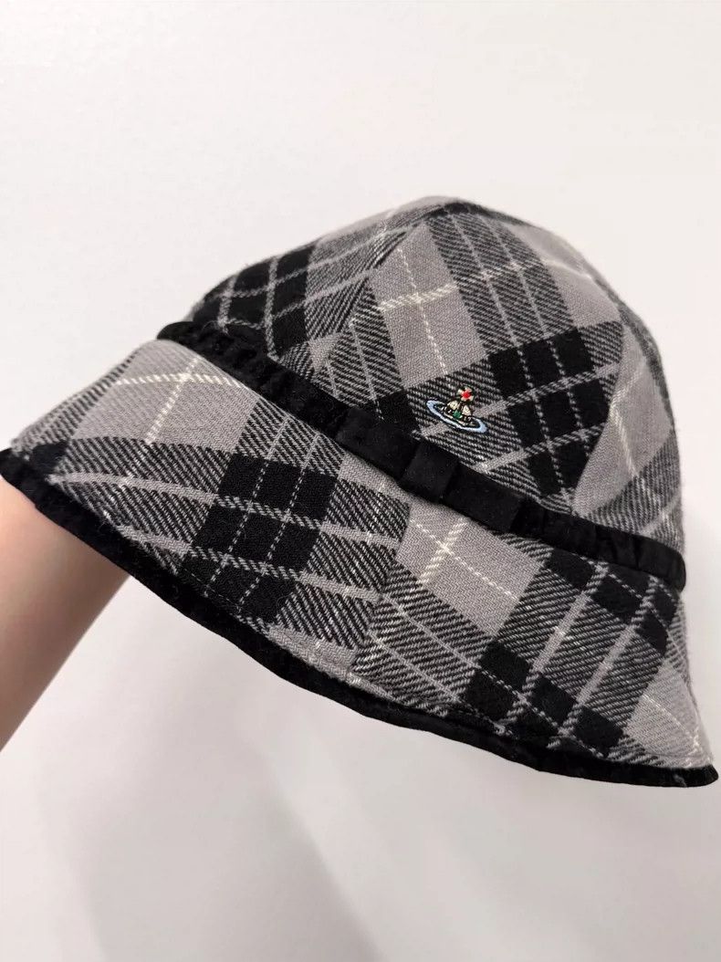 Vivienne Westwood Vivienne Westwood Red checkered hat with metal label and o Size ONE SIZE - 1 Thumbnail