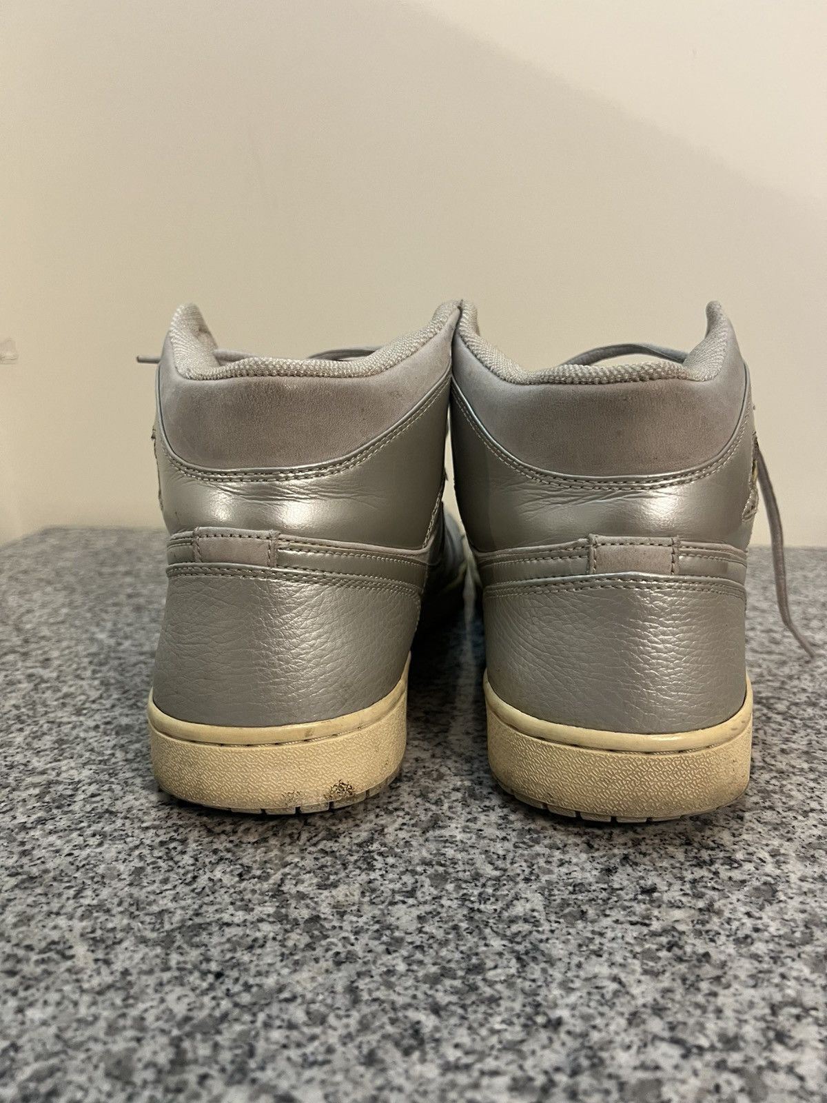 Jordan Brand 2001 Japan Grey Jordan 1 (11,535/50,000) Size US 13 / EU 46 - 3 Thumbnail
