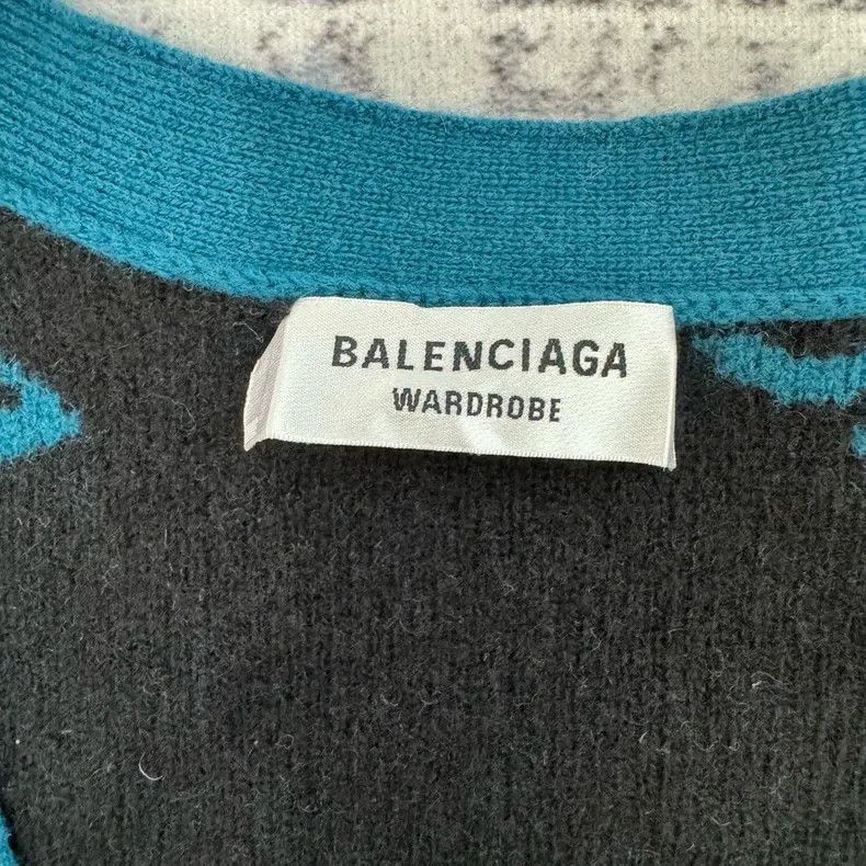 Balenciaga Balenciaga Logo Full Print V-neck Long Sleeve Open Cardiga Size M / US 6-8 / IT 42-44 - 3 Thumbnail