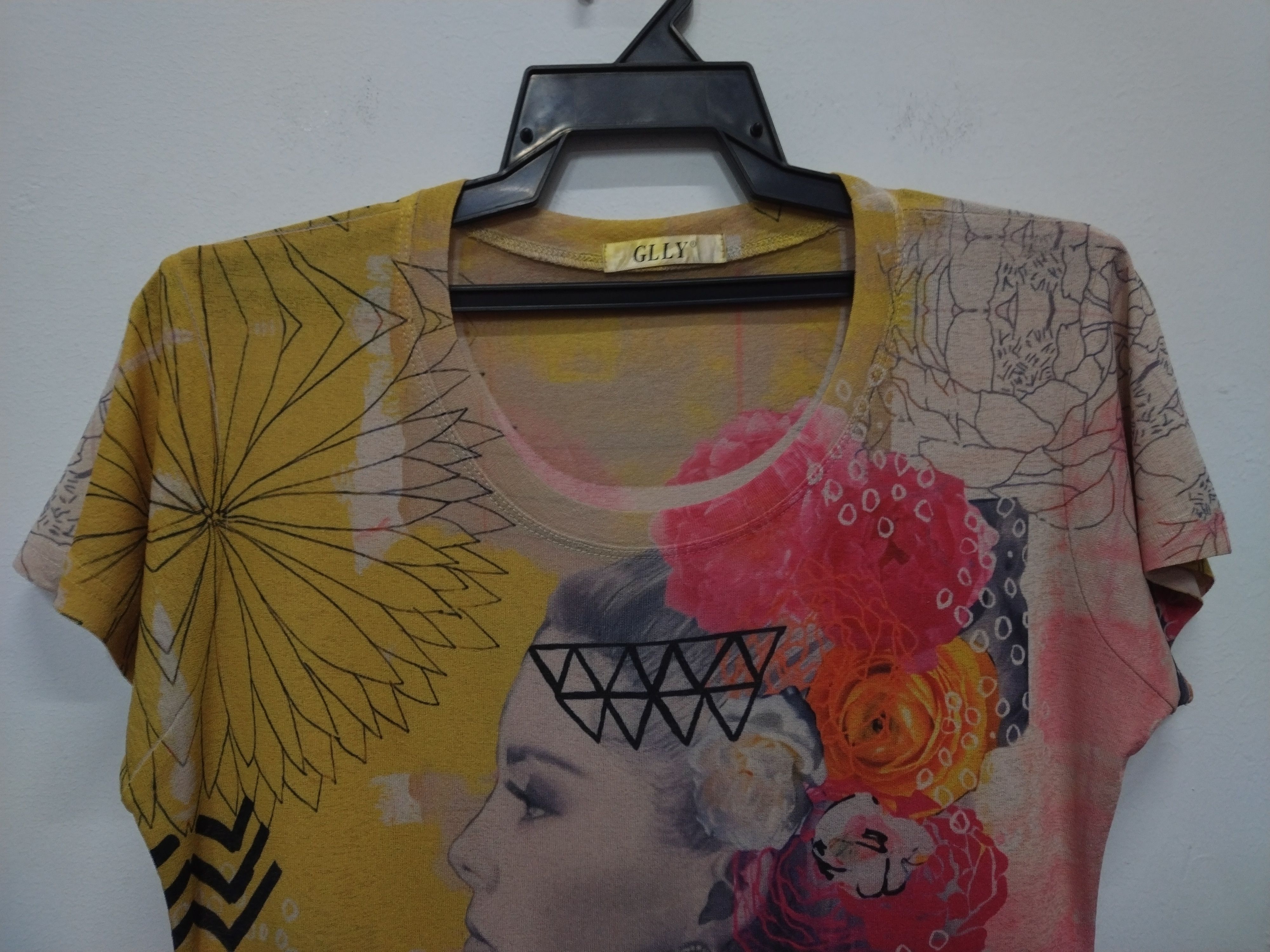 Seditionaries 💥 GLLY Short Sleeve Floral Portrait Full Print T-Shirt Size M / US 6-8 / IT 42-44 - 6 Thumbnail