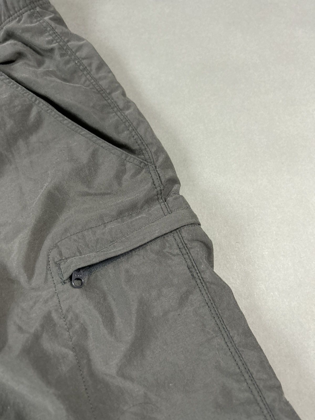 The North Face × Vintage The North Face vintage grey nylon track pants shorts TNF Size US 30 / EU 46 - 6 Thumbnail