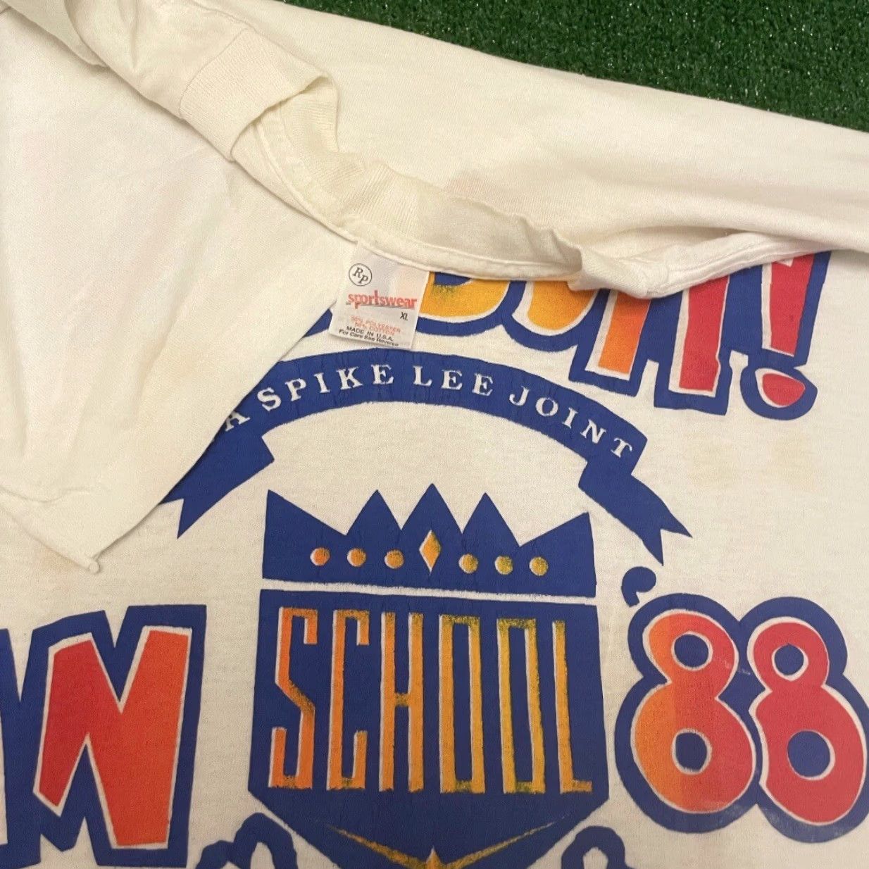 Lee VINTAGE Spike Lee School Daze Doin Da Butt 1988 VTG Rap Tee Shirt XL White Men T-Shirt 90s Hip Hop Music Movie New York Size US XL / EU 56 / 4 - 2 Thumbnail