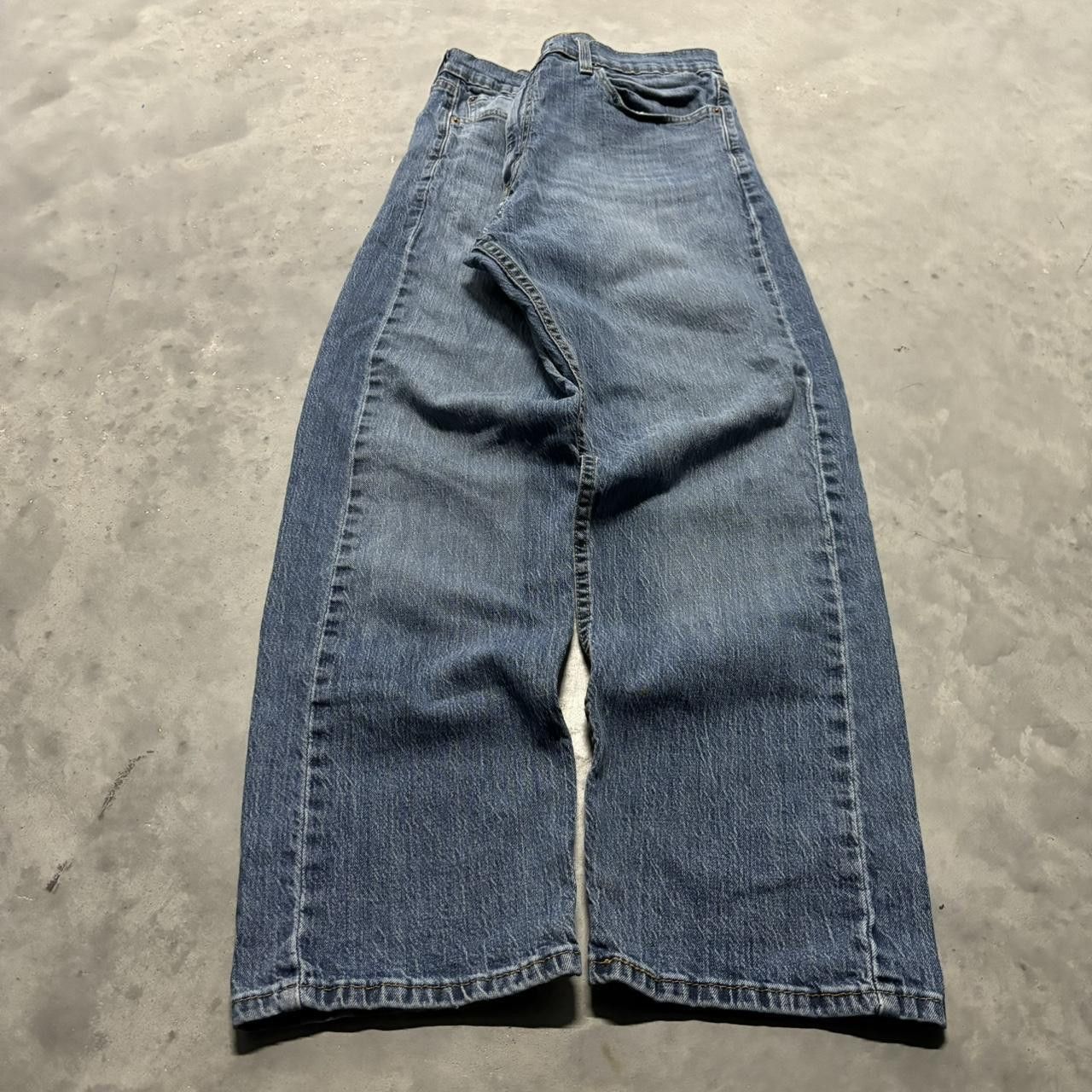 Levi's × Vintage Crazy Vintage Y2K/2000s Grunge Levi’s Medium Wash Essential Denim Jeans! Size US 36 / EU 52 - 3 Thumbnail