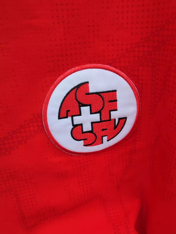 Puma Switzerland National Football Team 2006/08 Home FOOTBALL Size US L / EU 52-54 / 3 - 8 Thumbnail