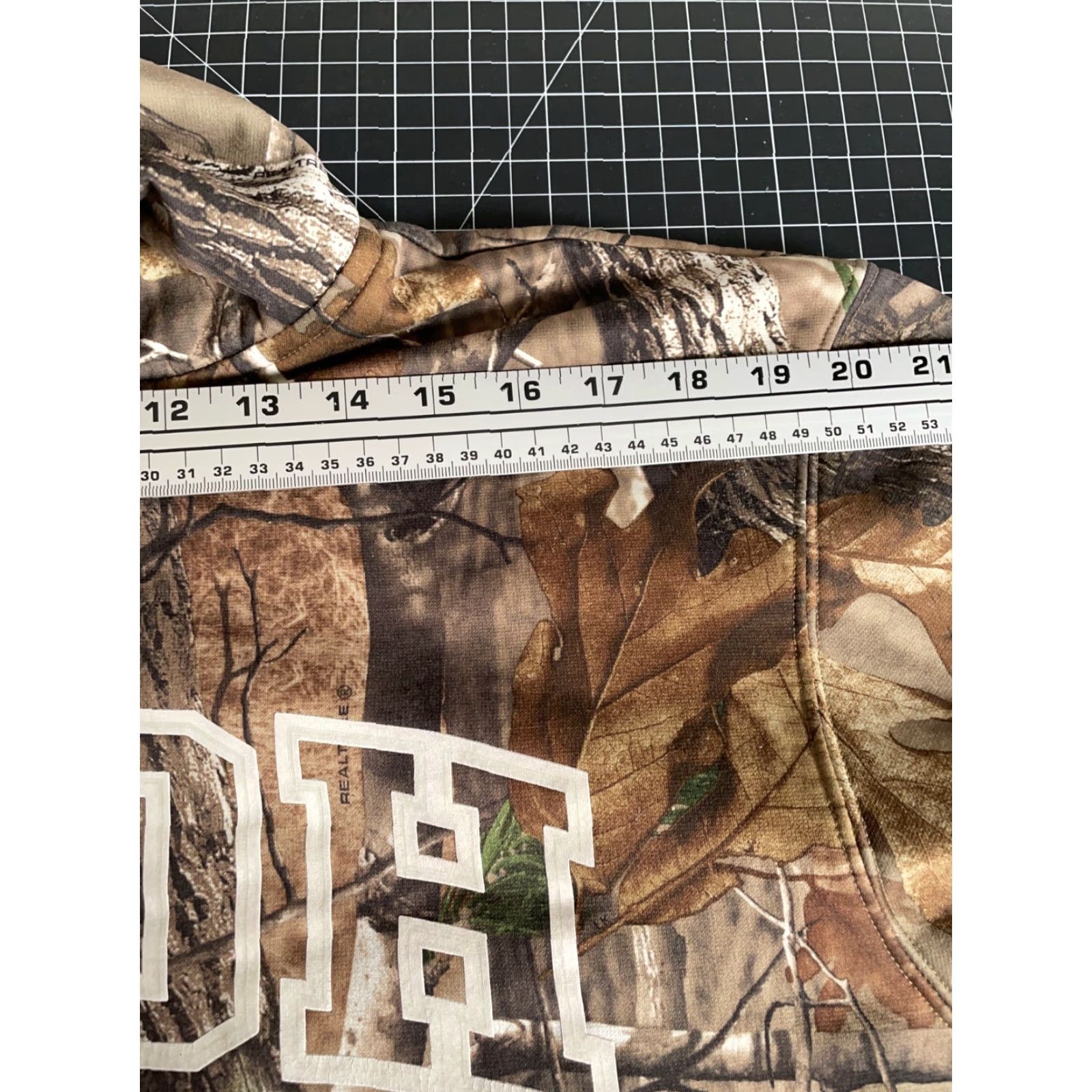 Under Armour Under Armour Camo Hoodie Small Green RealTree Camouflage Sweatshirt Adult Mens Long Sleeve Pullover Hooded Crew Neck Drawstring Polyester 100% Green Size US S / EU 44-46 / 1 - 7 Thumbnail
