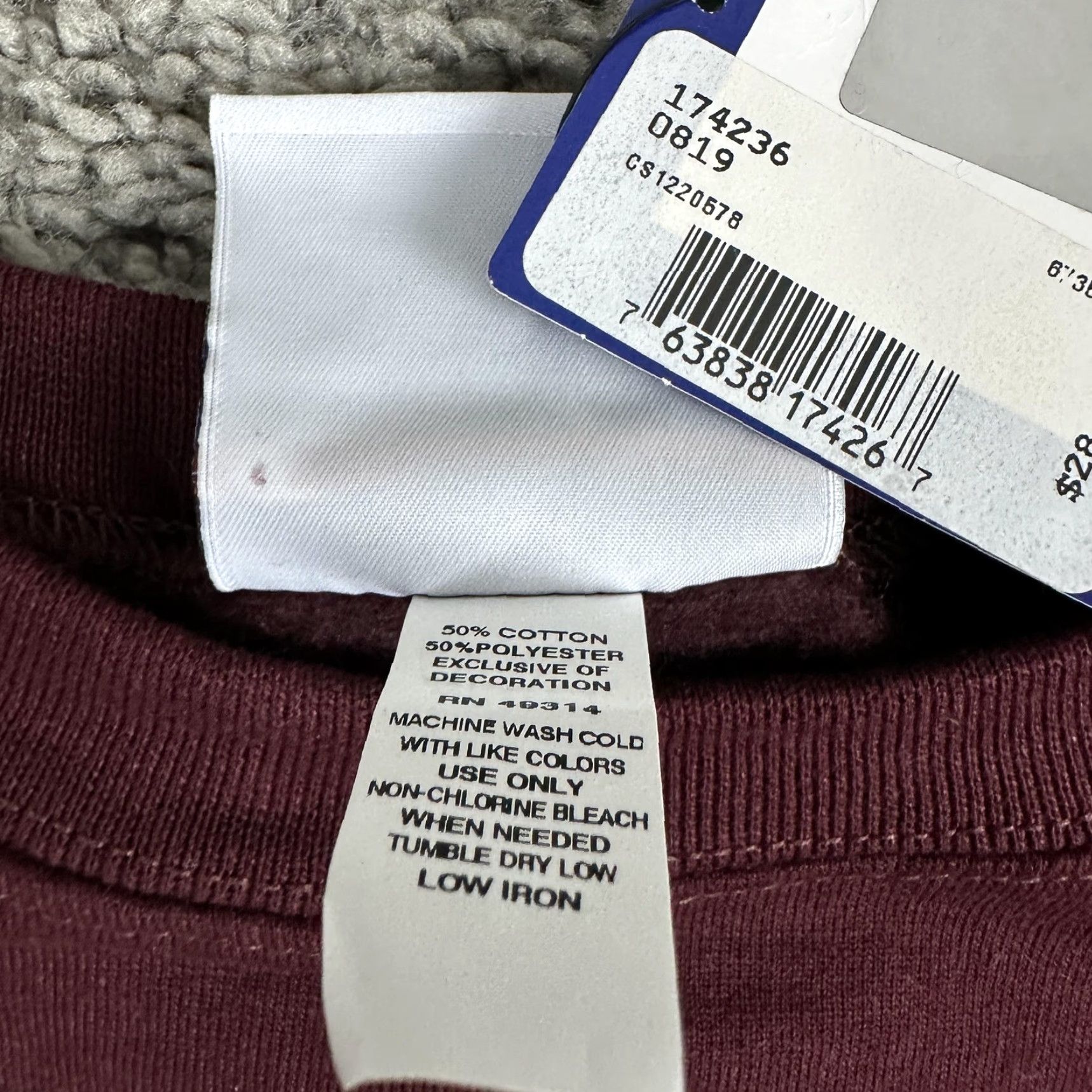 Champion Champion Sweatshirt Mens XL Maroon USMC 4th Battalion Parris Island Crewneck Shirt Adult XL Red Graphic Print USA Patriotic Marine Logo Mens Size US XL / EU 56 / 4 - 6 Thumbnail