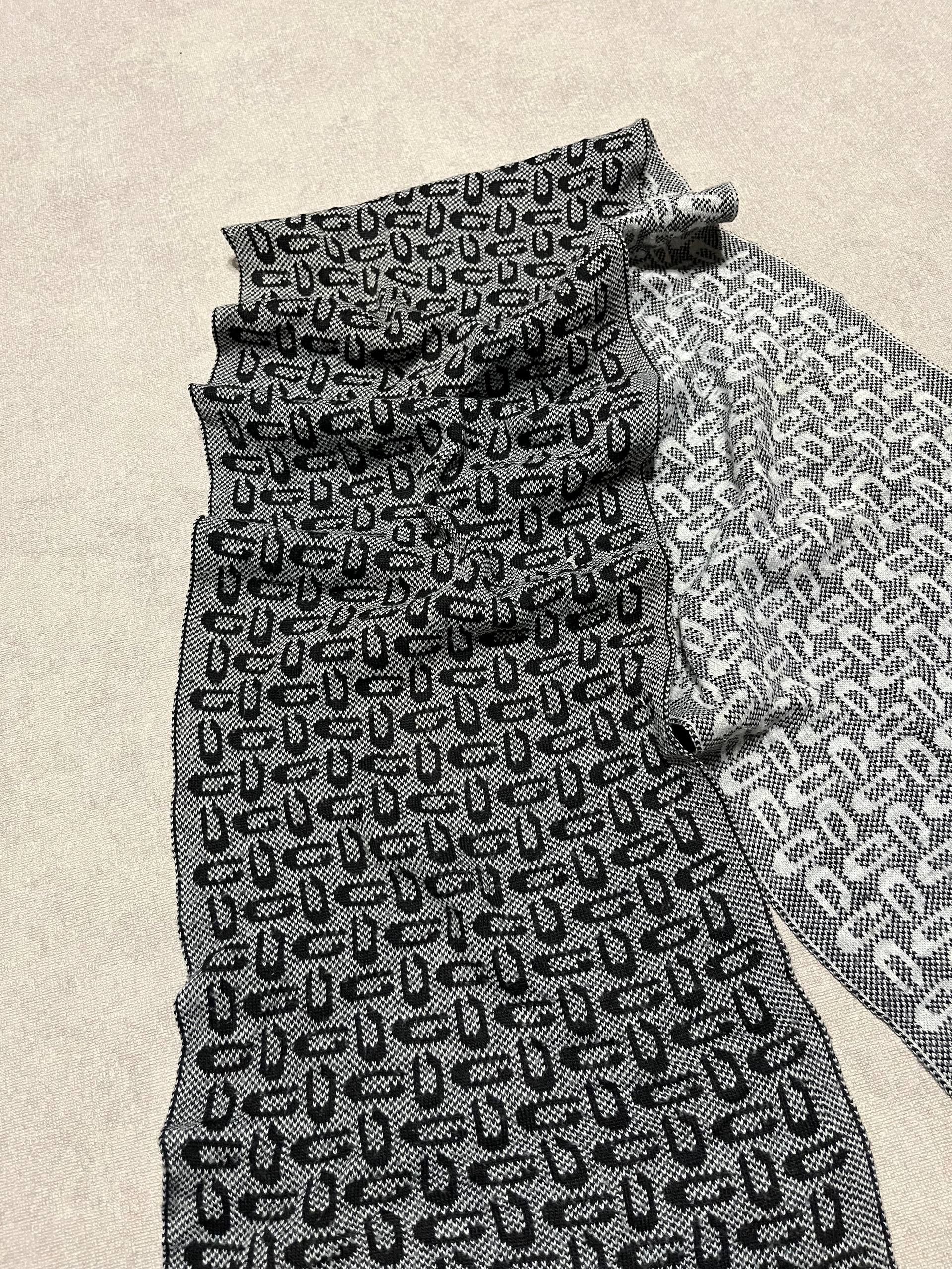 Guess Vintage Guess Scarf Monogram Made In Italy Logo 27 x 168 Size ONE SIZE - 4 Thumbnail