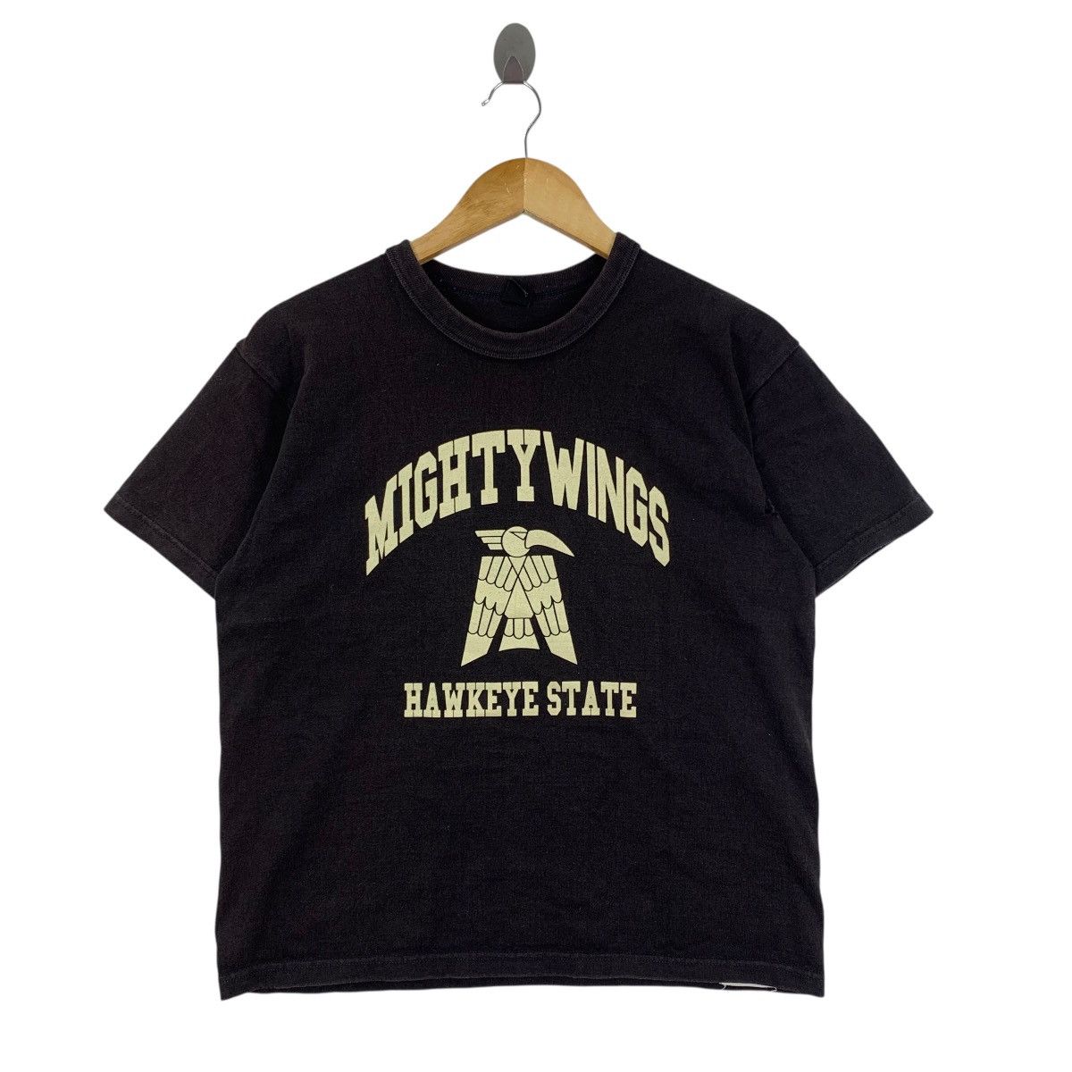 Vintage Vintage FLATHEAD Mighty Wings Hawkeye State Japanese Tshirt Size US S / EU 44-46 / 1 - 1 Thumbnail