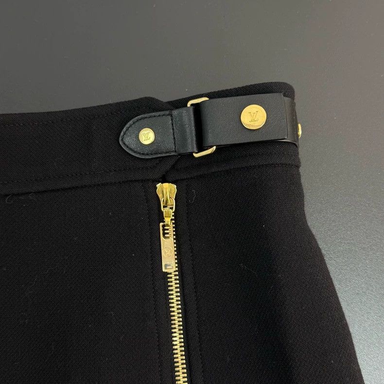 Louis Vuitton Louis Vuitton Black wool double-zip skirt 2505-Nextarrow Size 35" - 7 Thumbnail