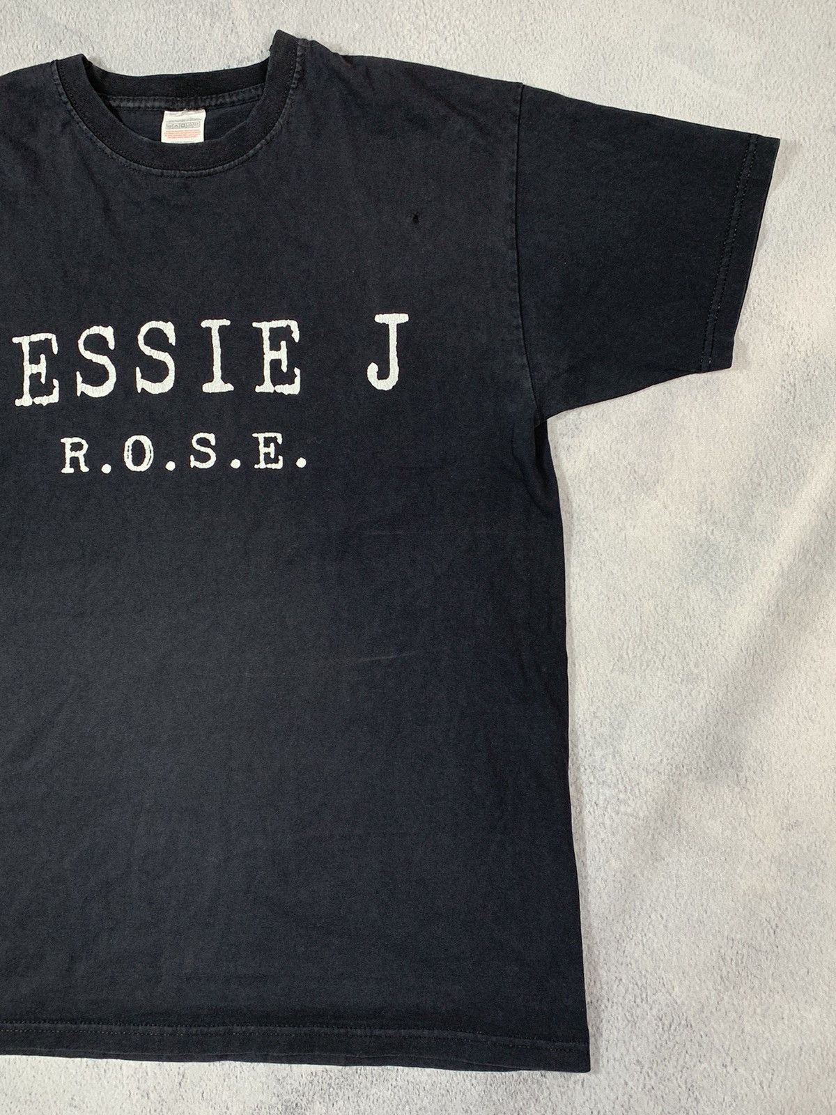 Band Tees Vintage Y2K Jessie J tour band tee biglogo streetwear size M Size US M / EU 48-50 / 2 - 3 Thumbnail