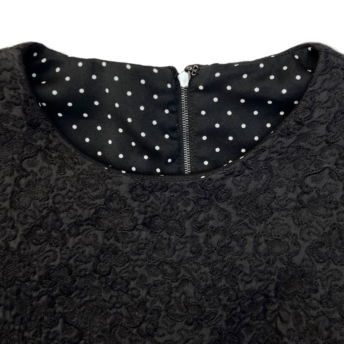 Dolce & Gabbana Dolce&Gabbana Baroque 3D Embossed Diamond Button Dress K26WX Size S / US 4 / IT 40 - 5 Thumbnail