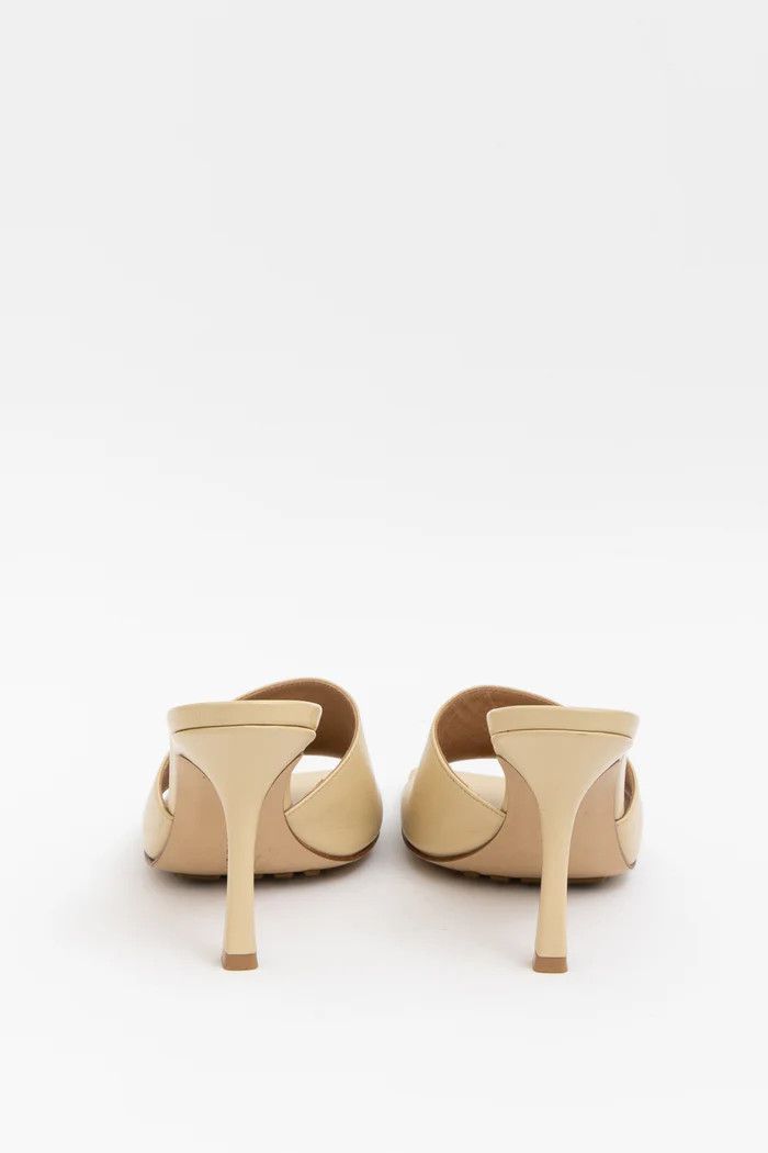 Bottega Veneta o1n1vont1124 Stretch Mules in Beige Size US 6 / IT 36 - 4 Thumbnail