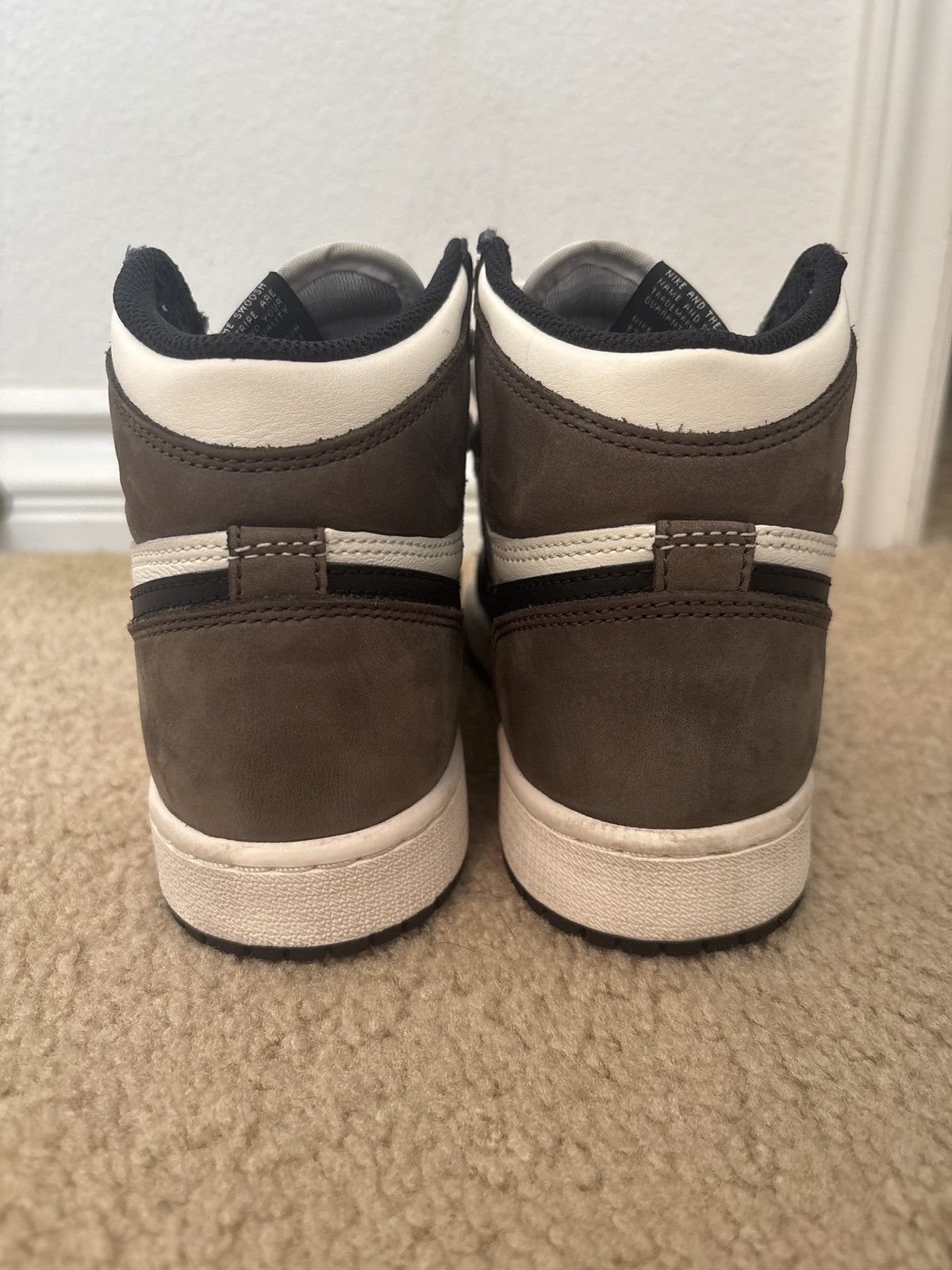 Jordan Brand Air Jordan 1 Retro High OG GS “Dark Mocha” Size US 6 / IT 36 - 3 Thumbnail