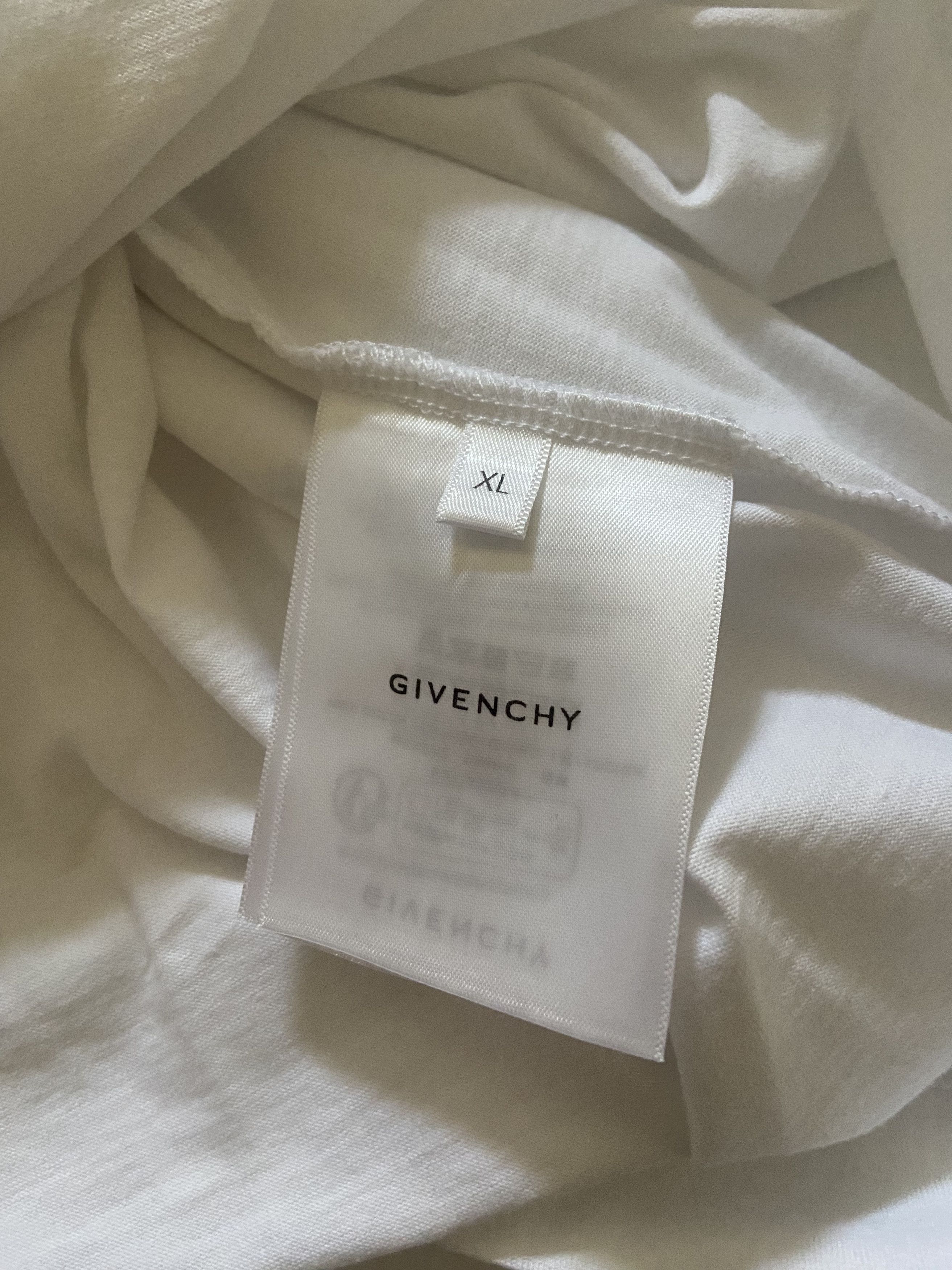 Givenchy Givenchy Logo Shark Rottweiler T-shirt White Size US XL / EU 56 / 4 - 7 Thumbnail