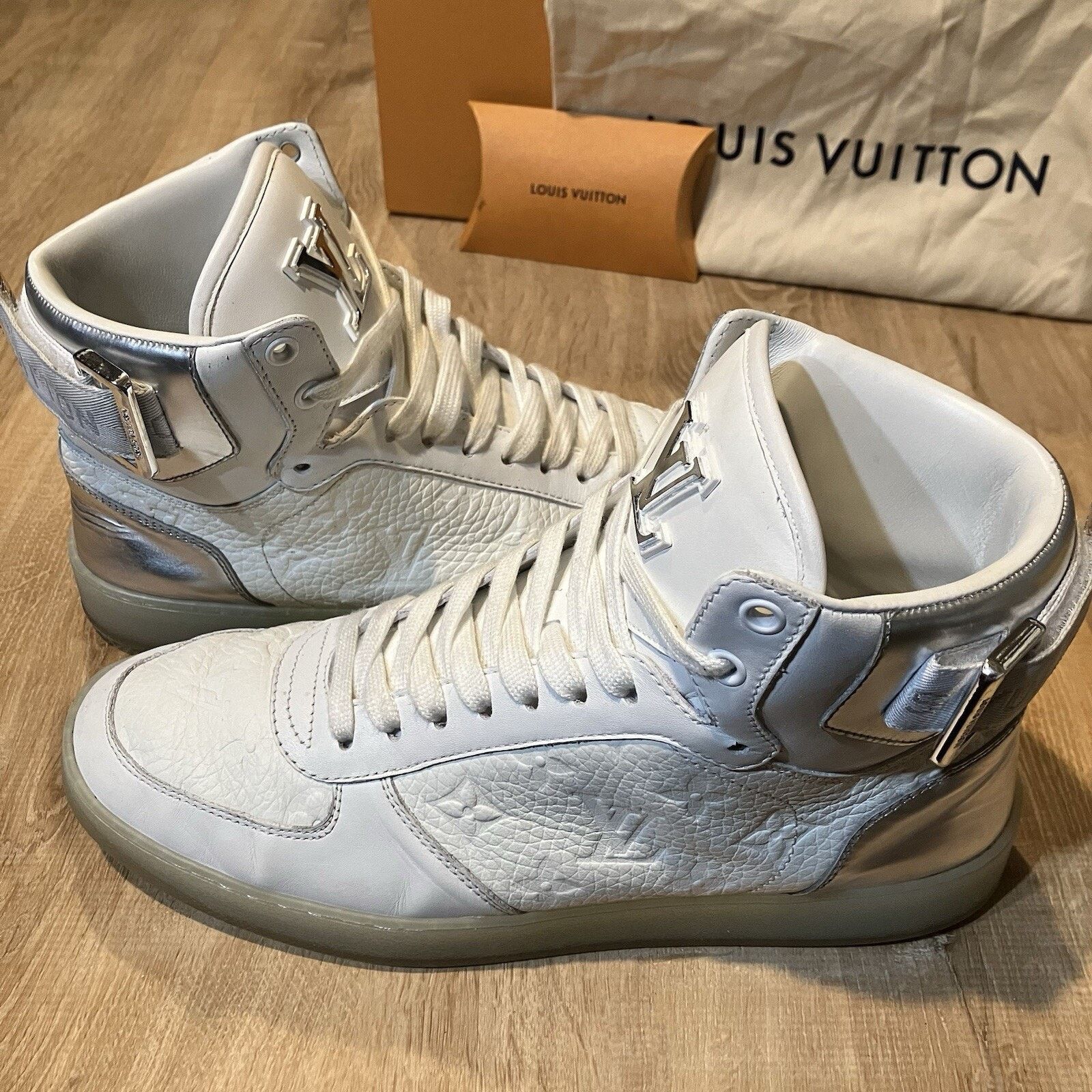 Louis Vuitton Louis Vuitton Rivoli White Silver High Top CLEAN Strap Size US 8 / EU 41 - 1 Thumbnail