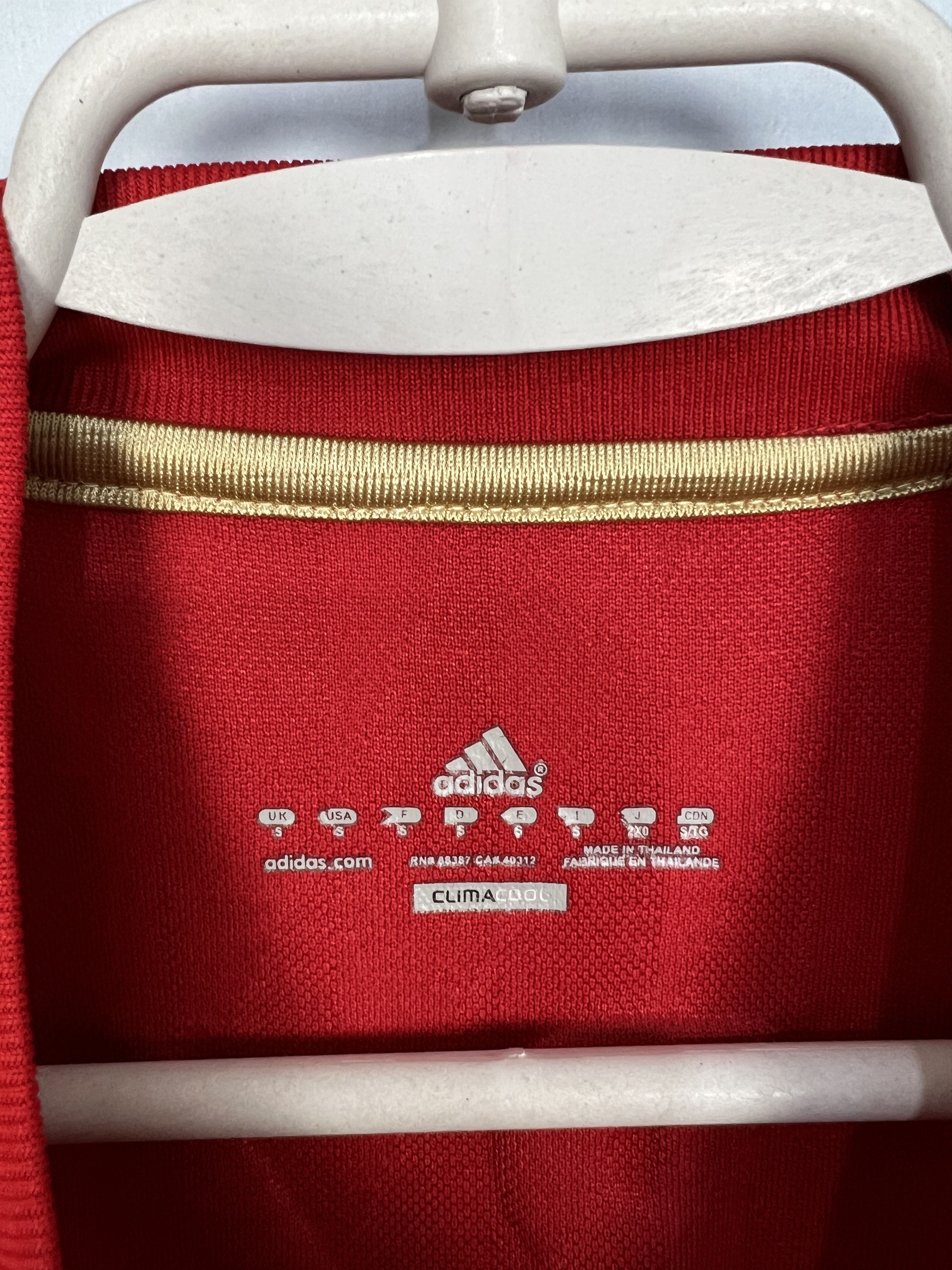 Adidas Liverpool Home football shirt 2010 Soccer #8 Gerrard Jersey Size US S / EU 44-46 / 1 - 11 Thumbnail