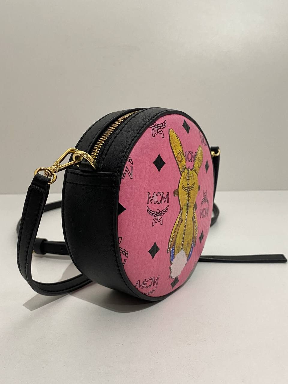 MCM MCM Visetos Rabbit Tambourine Round Crossbody Bag Pink Size ONE SIZE - 5 Thumbnail
