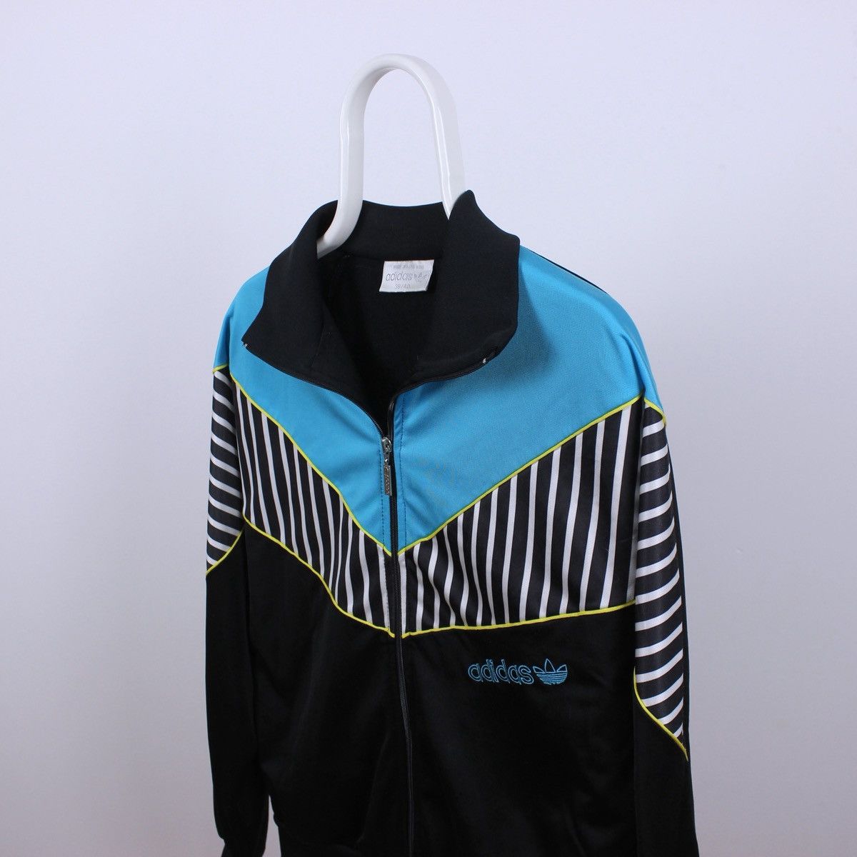 Adidas Vintage Adidas Track Top Jacket Size M / US 6-8 / IT 42-44 - 1 Thumbnail