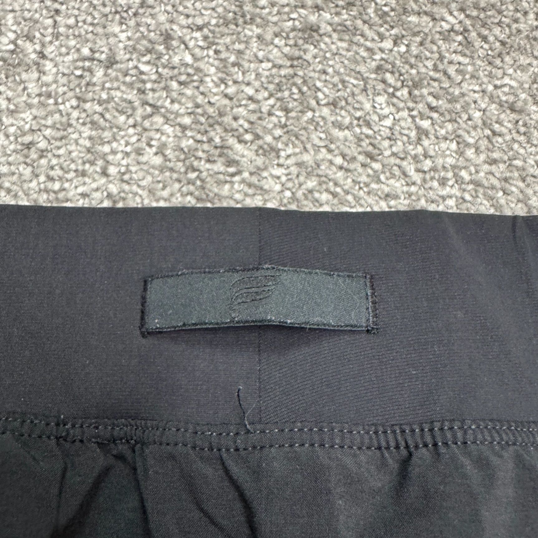 Fabletics Fabletics Mens Active Shorts Athletic Black Lined Pockets Zip Compression 29in Inseam M Size Size US 29 - 6 Thumbnail