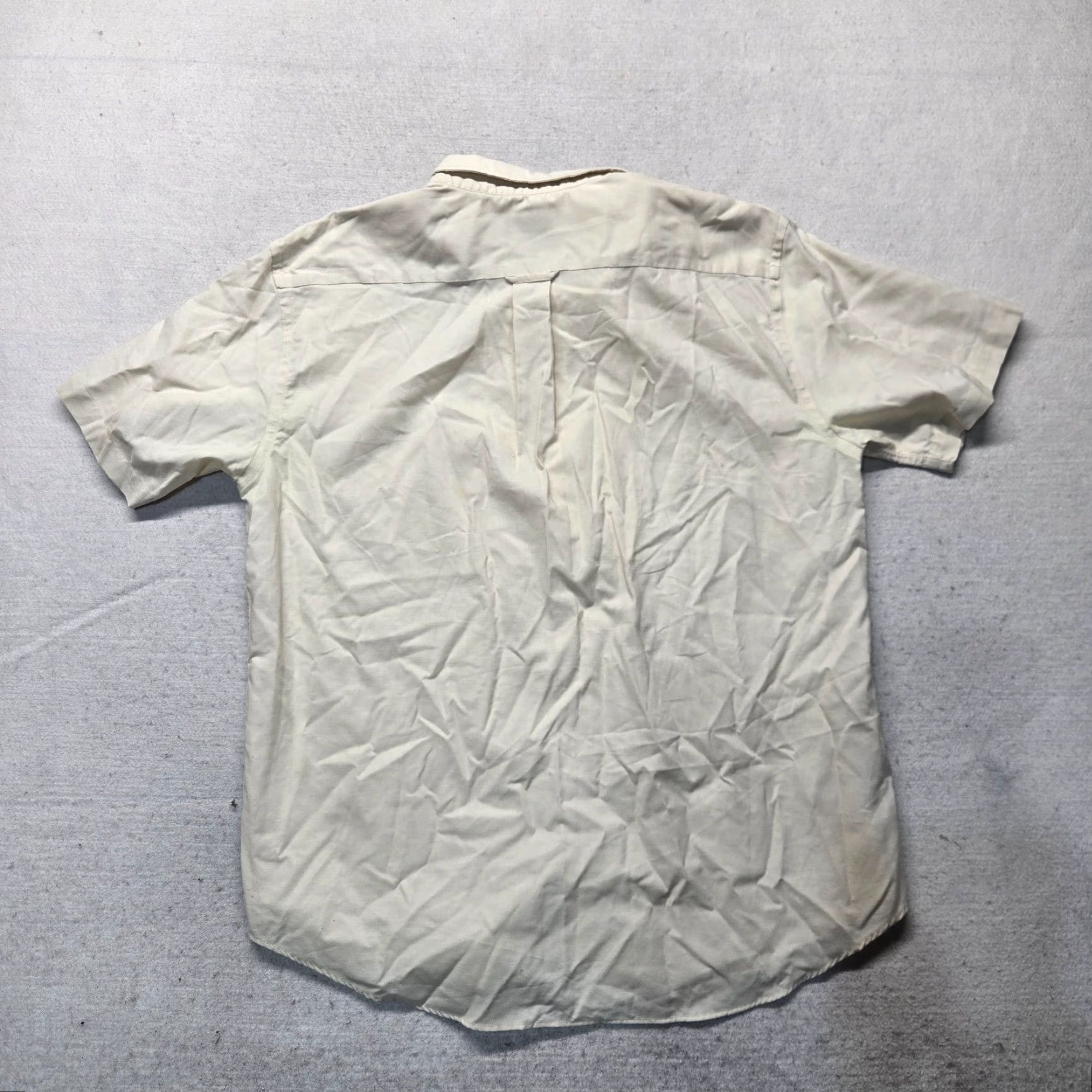 X-LARGE VINTAGE Authentic St. John's Bay Shirt Men XL Beige Solid Short Sleeve Button-Up Collared Up for Business Casual Travel Size US XL / EU 56 / 4 - 7 Thumbnail