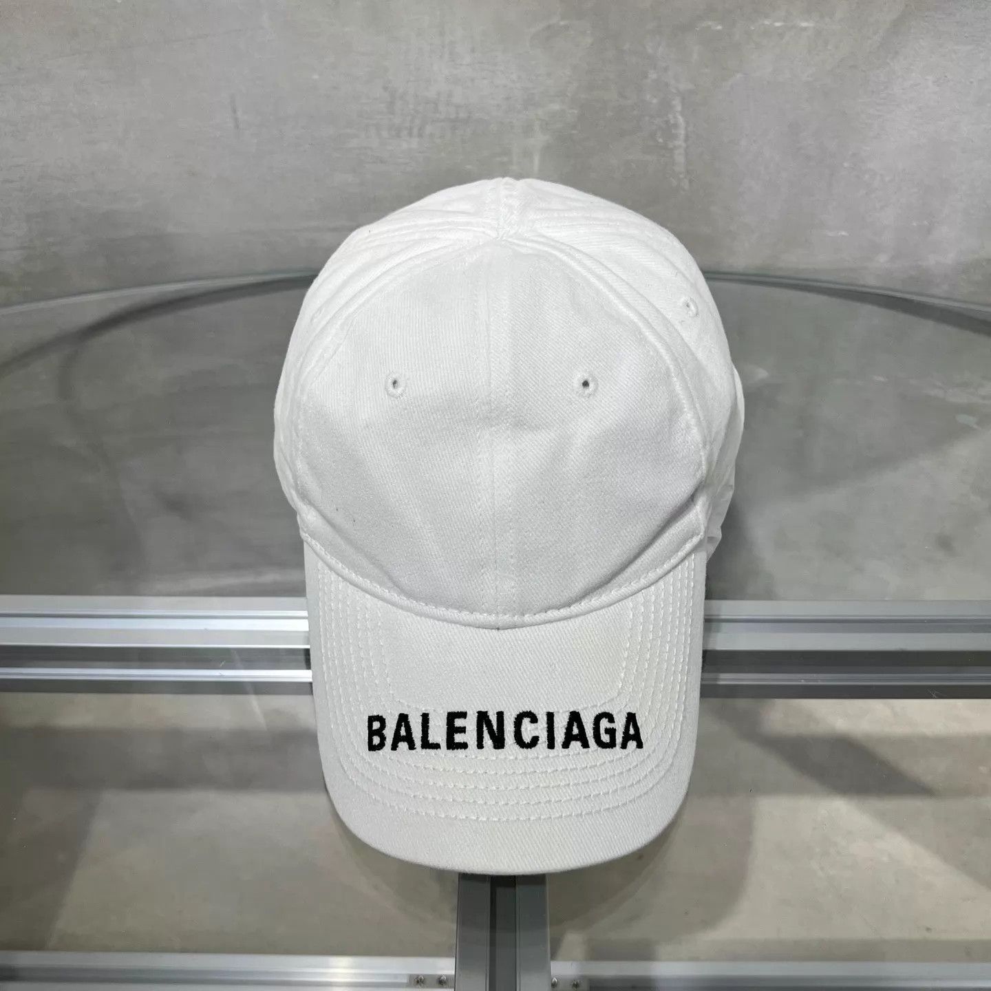Balenciaga White Bucket Hat Size L