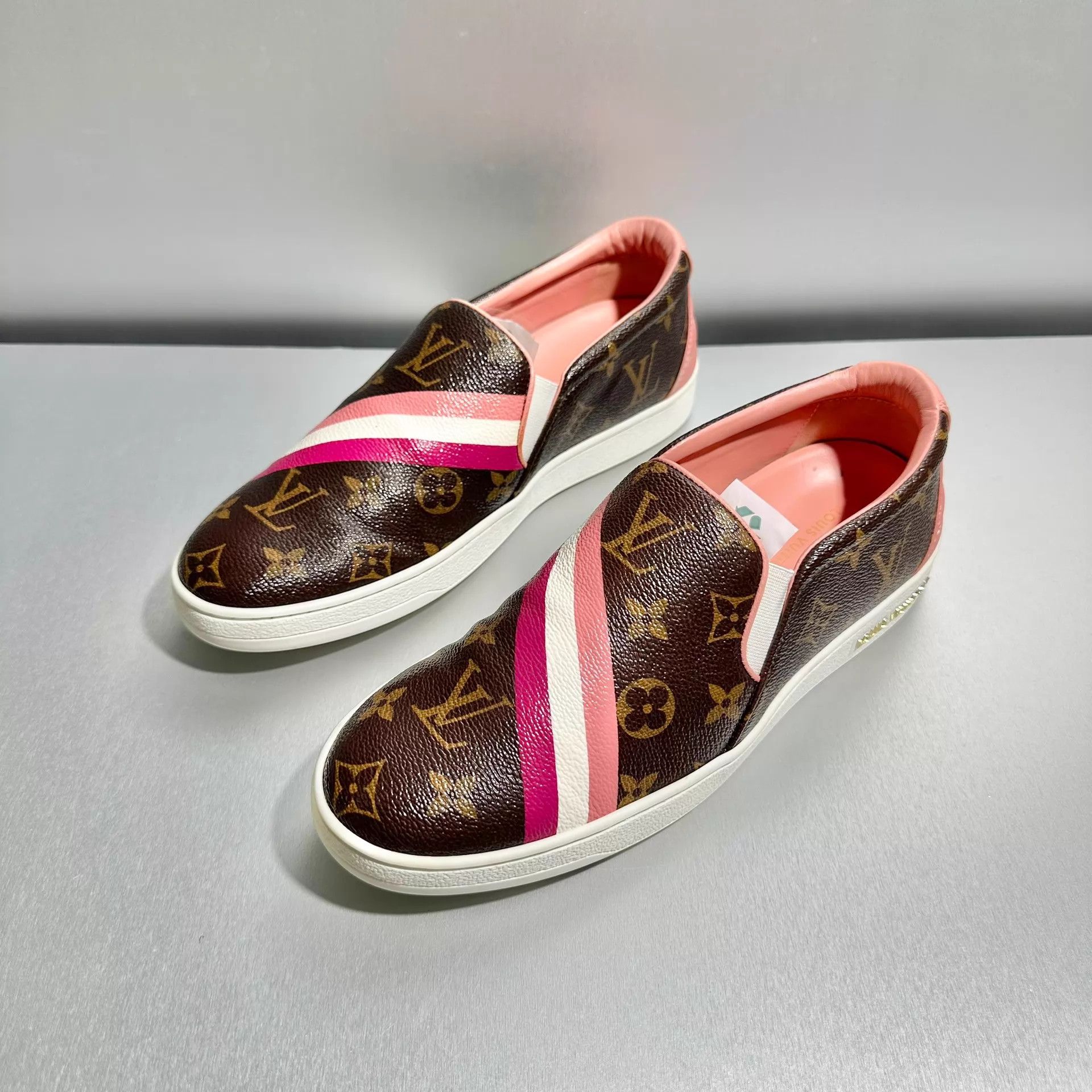 Louis Vuitton LV Monogram slip-on 37.5 2-3 worn excellent Size US 7 / IT 37 - 1 Thumbnail