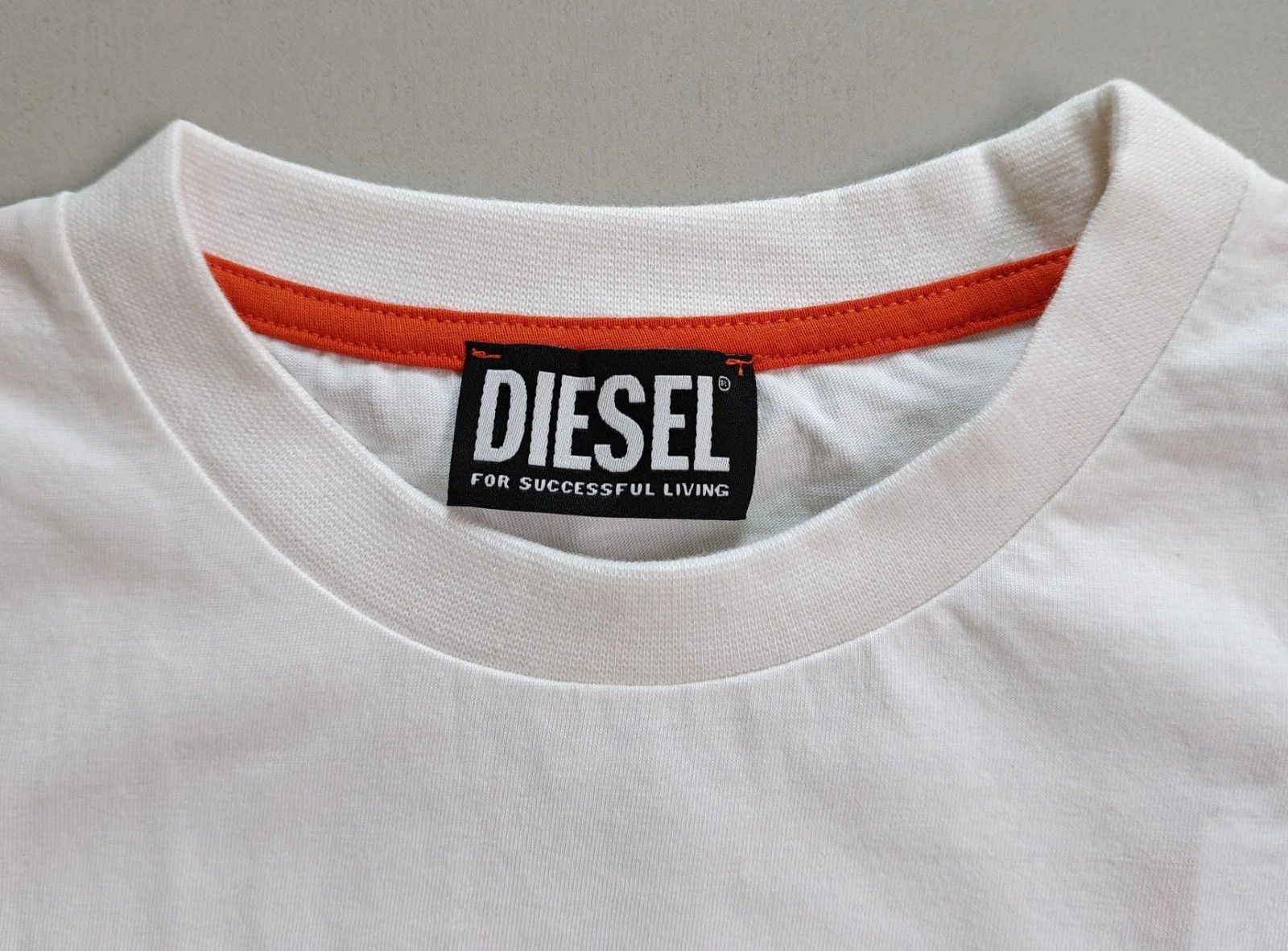 Diesel DIESEL White T-Shirt With Logo Patch T 4132 Size US XS / EU 42 / 0 - 4 Thumbnail