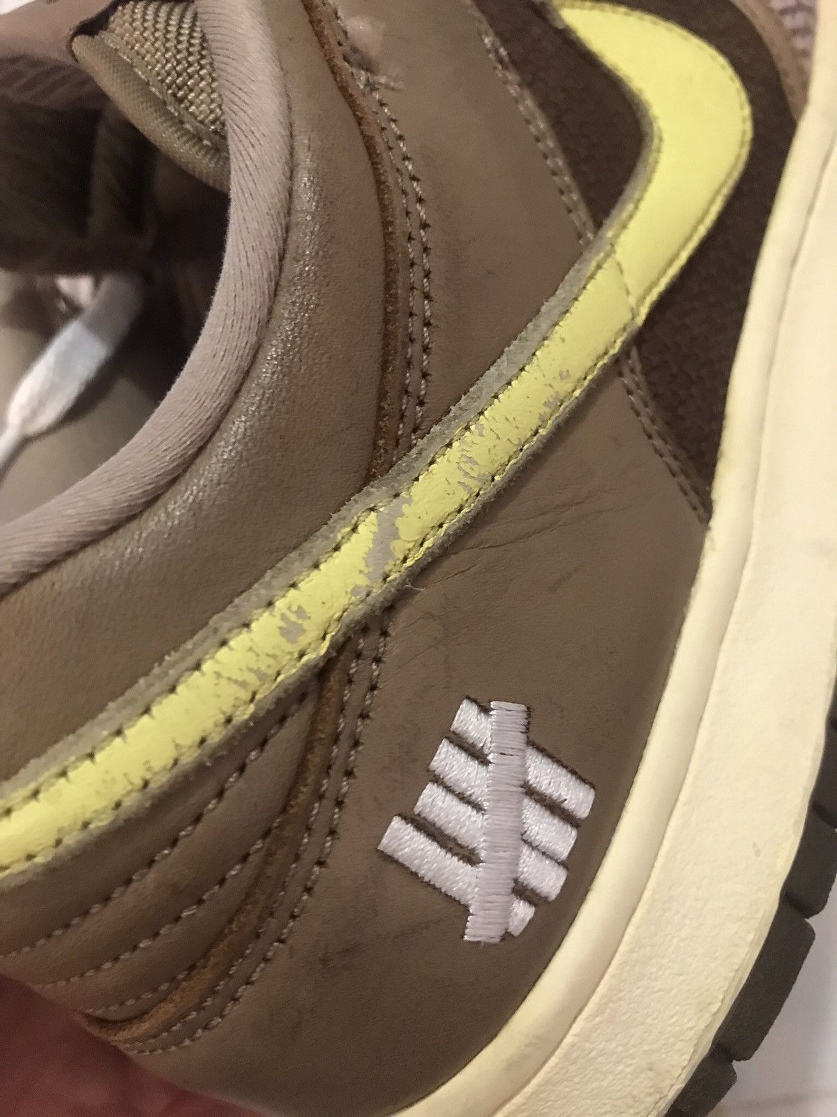 Nike Nike Dunk Low x Undefeated ‘Canteen’ Size US 9.5 / EU 42-43 - 12 Thumbnail