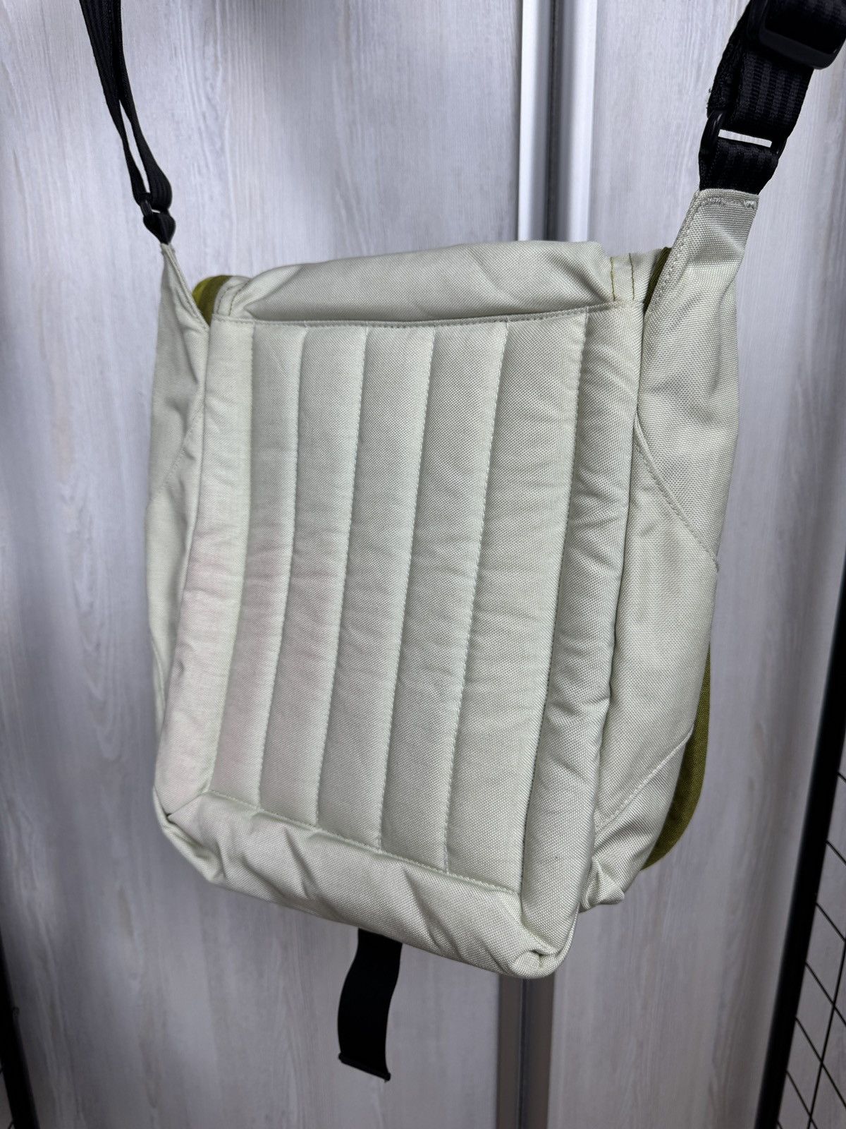 Crumpler Crumpler The Slippy fish laptop shoulder bag Size ONE SIZE - 9 Thumbnail